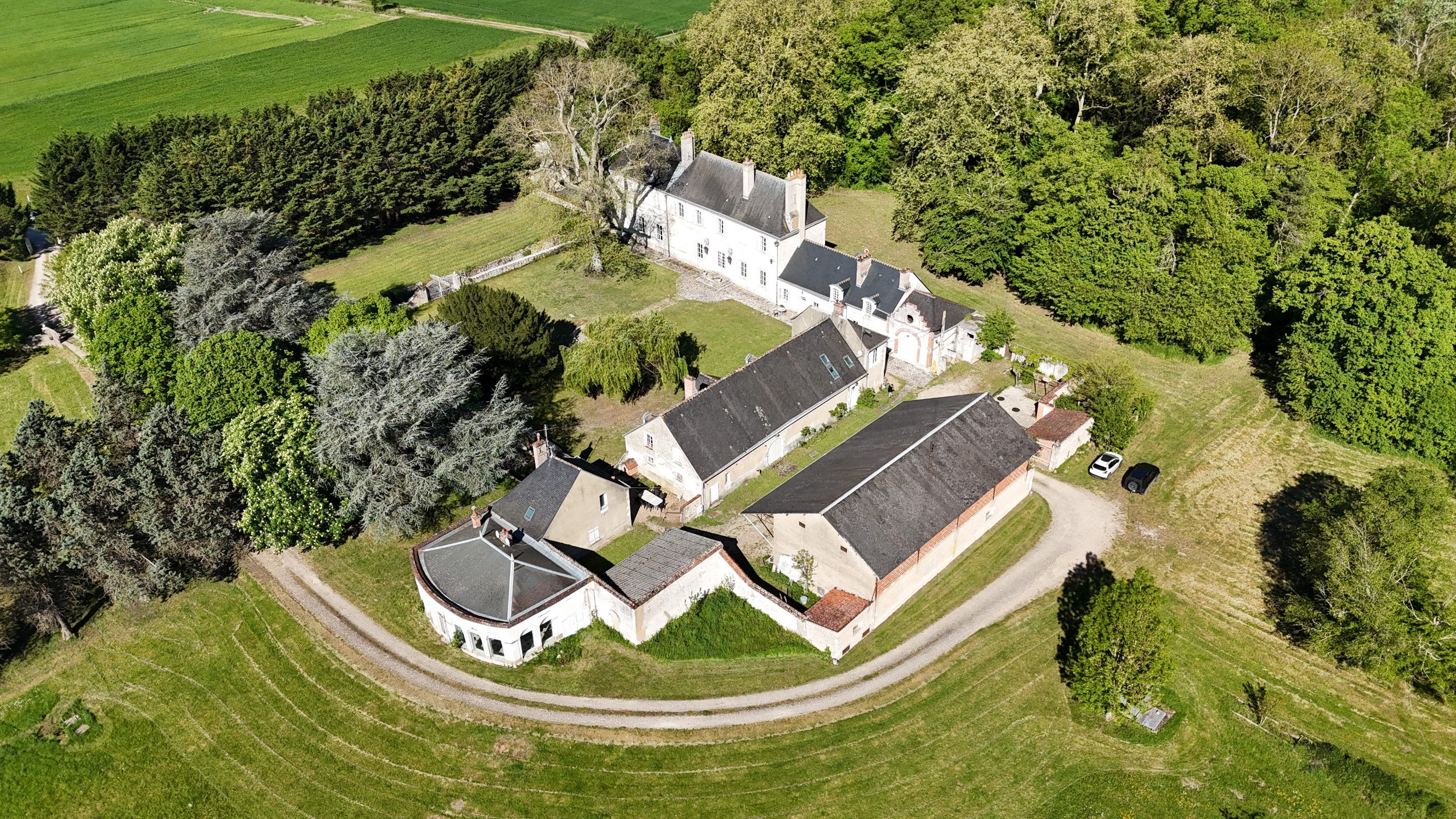  EXCLUSIVE – CHARACTER PROPERTY WITH MOAT – LOIRE VALLEY - 物件實景