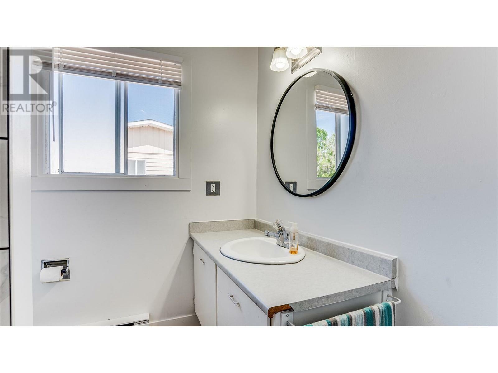 VERNON, British Columbia, V1T 7P8, CA, 8 Bedrooms Bedrooms, ,4 BathroomsBathrooms,Residential,For Sale,1837087