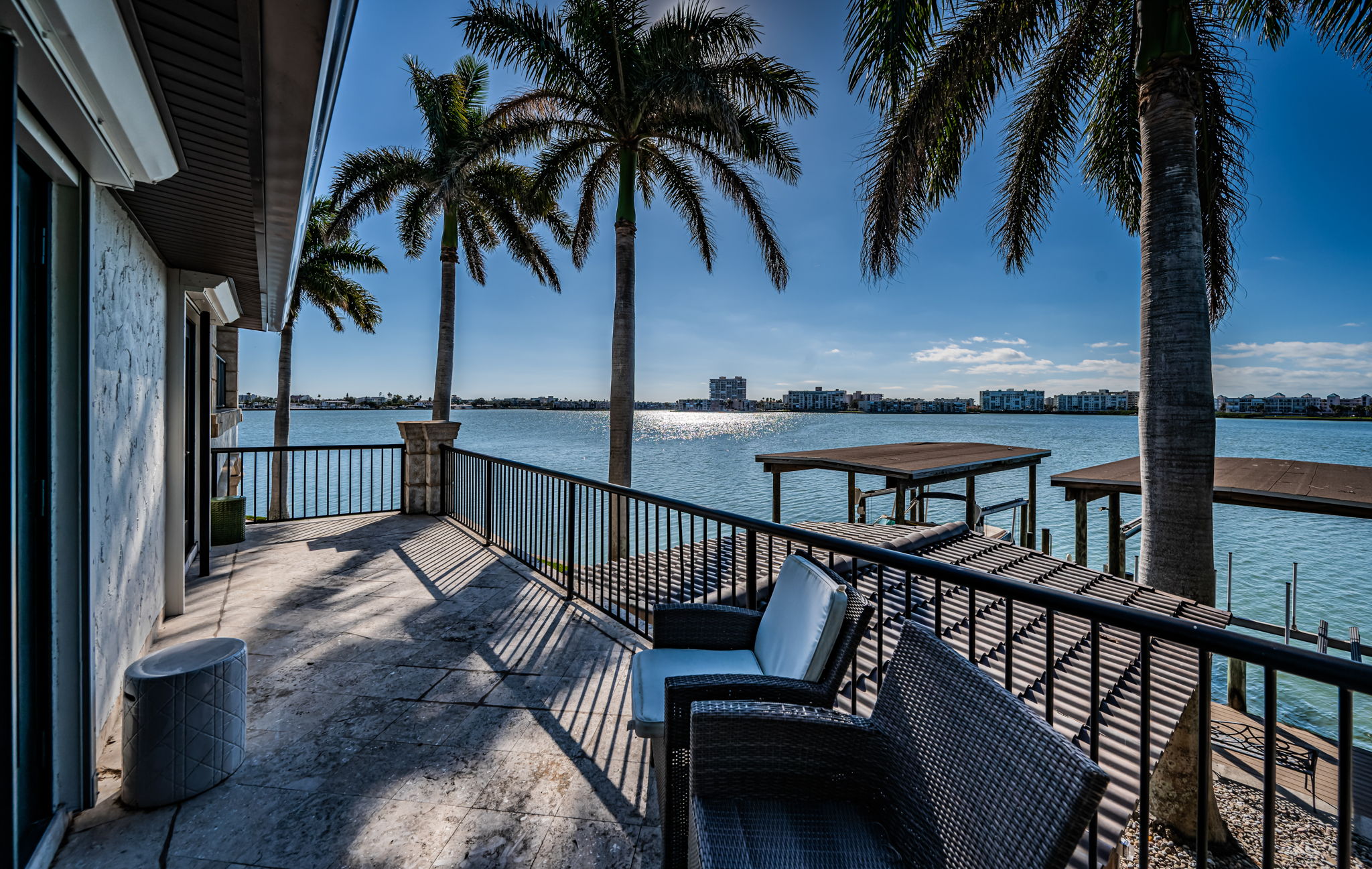 St Petersburg, Florida, 33707, United States, 5 Bedrooms Bedrooms, ,5 BathroomsBathrooms,Residential,For Sale,2007772