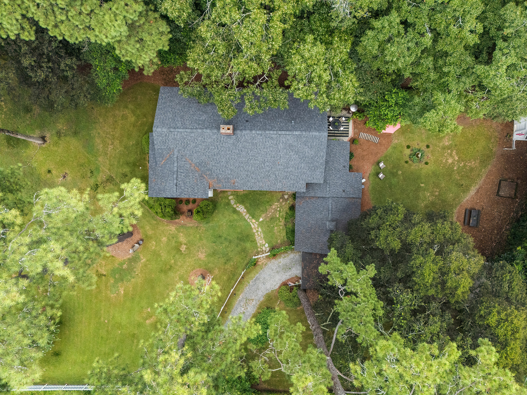  Charming Colonial Revival in the Heart of Historic Shirley Hills - 物件實景