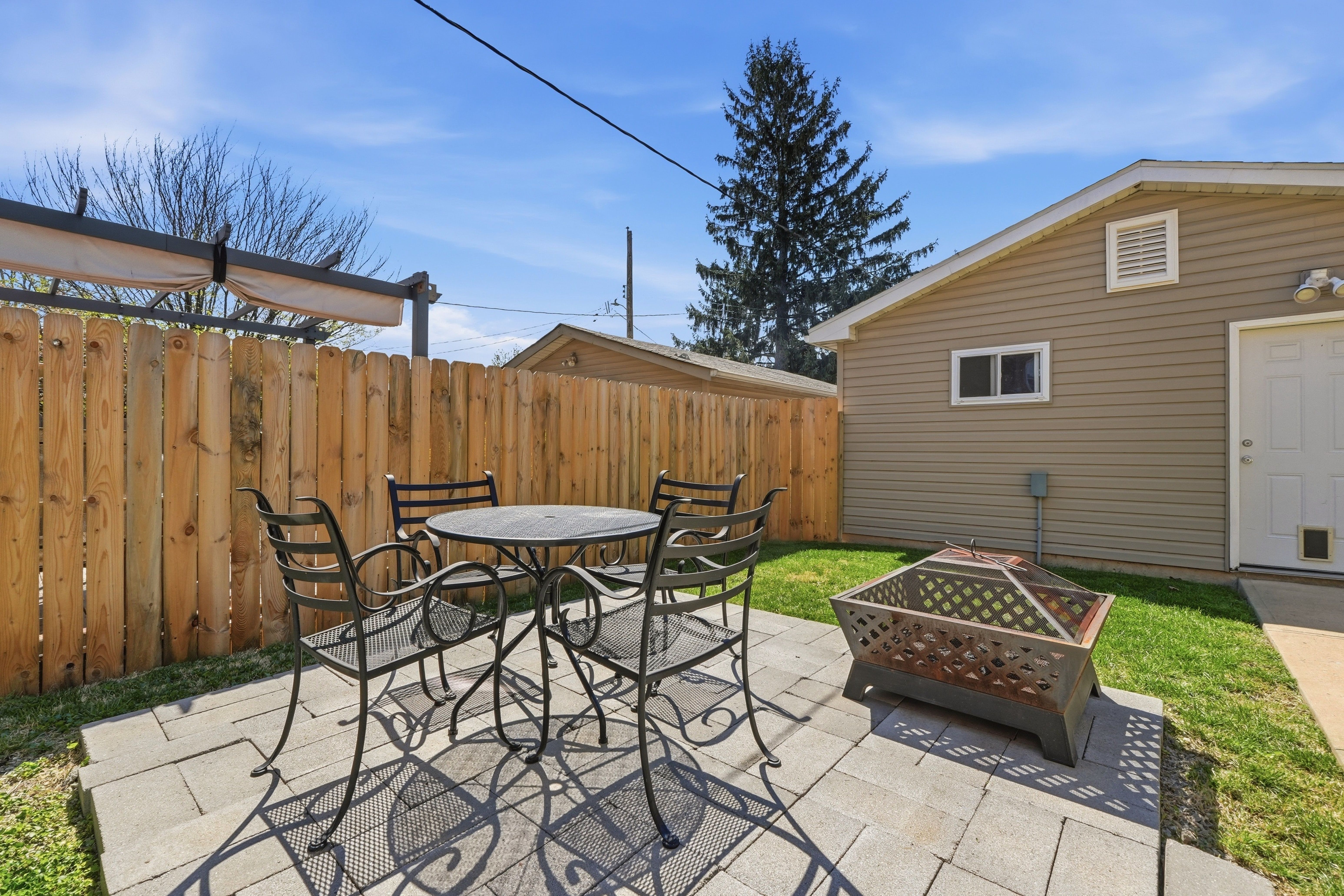  Welcome to this fully renovated historic gem - 物件實景