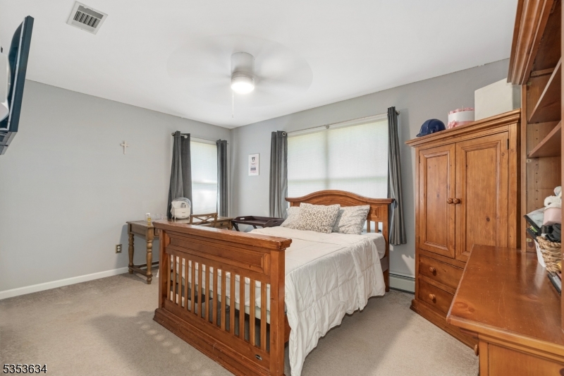 Andover Twp., New Jersey, 07821, United States, 4 Bedrooms Bedrooms, ,3 BathroomsBathrooms,Residential,For Sale,1793413