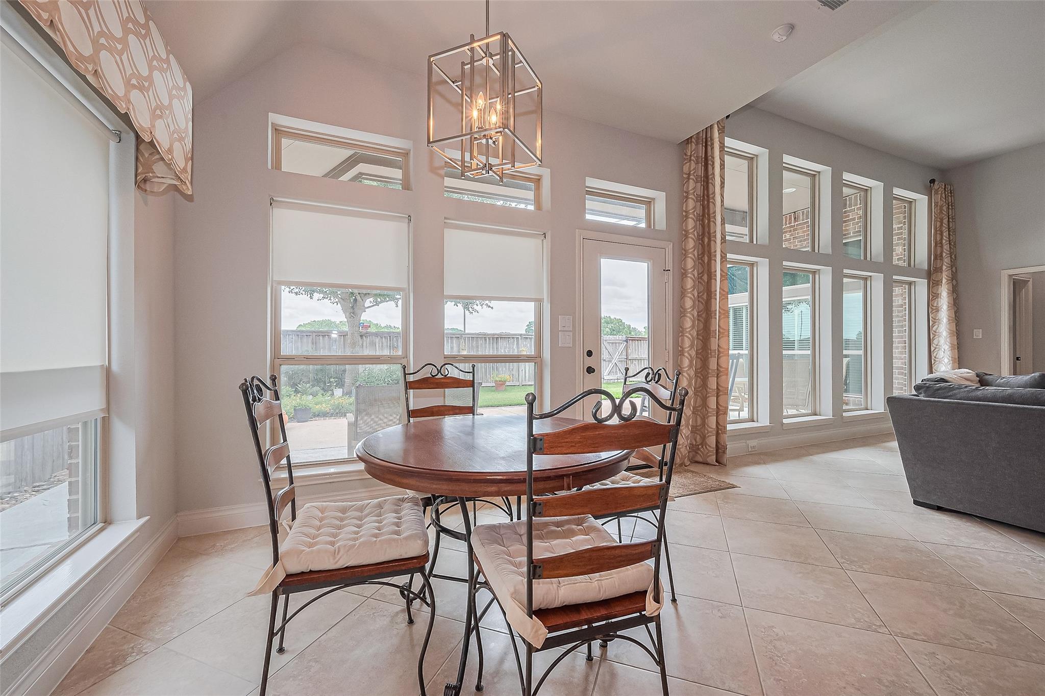 Katy, Texas, 77493, United States, 4 Bedrooms Bedrooms, ,4 BathroomsBathrooms,Residential,For Sale,1982754