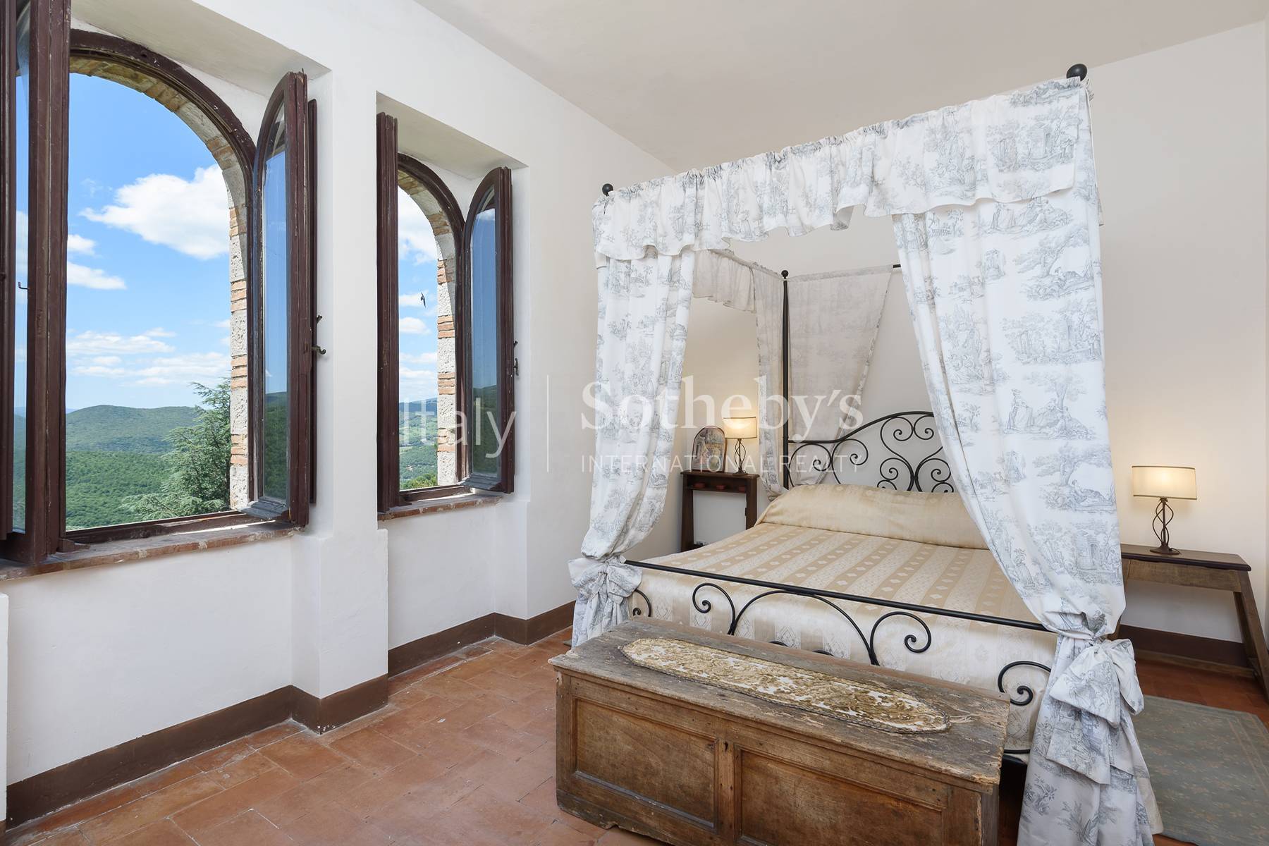  13th-Century Watchtower with Breathtaking Views over Todi - 物件實景