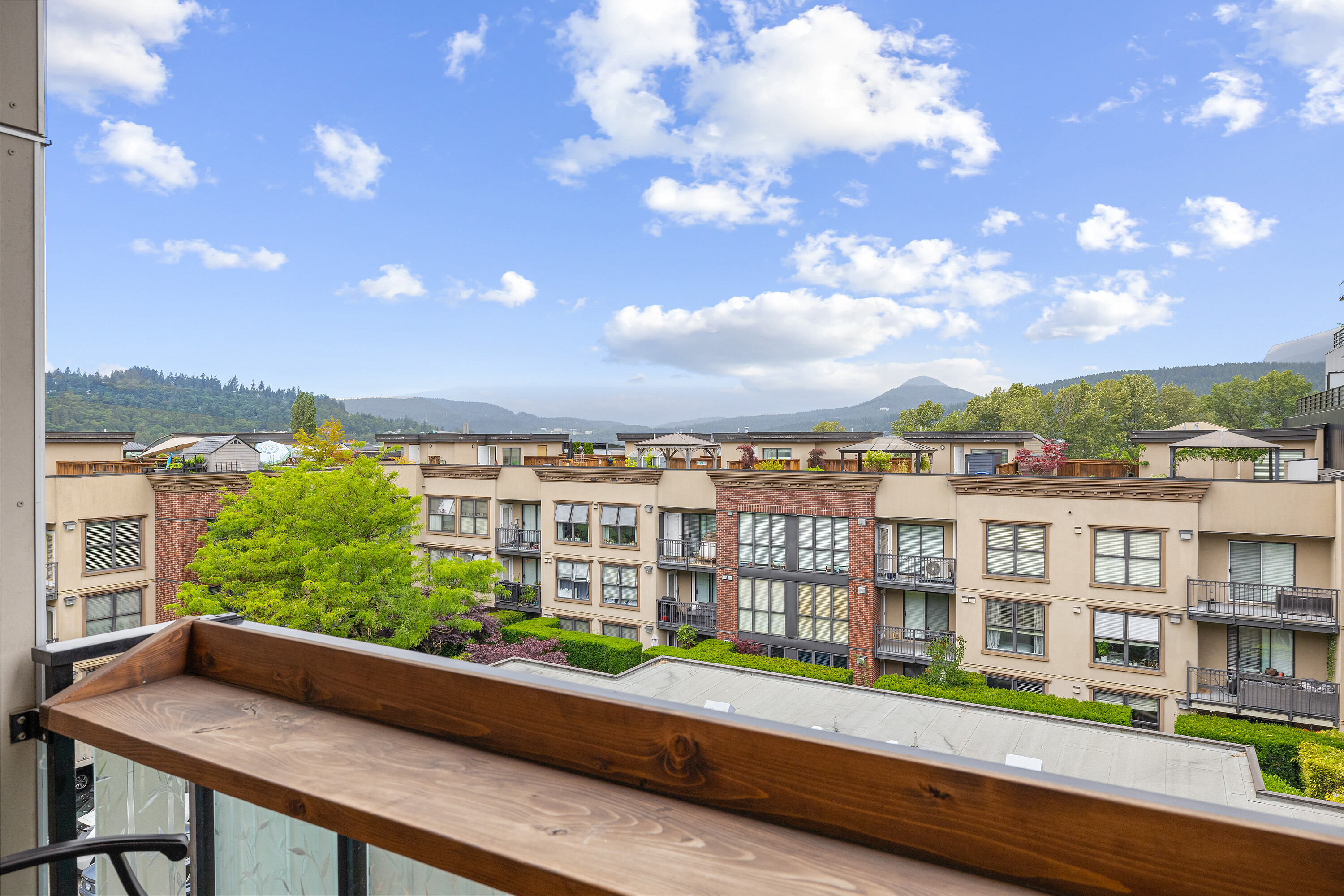  Renovated Porty Moody Townhome - 物件實景