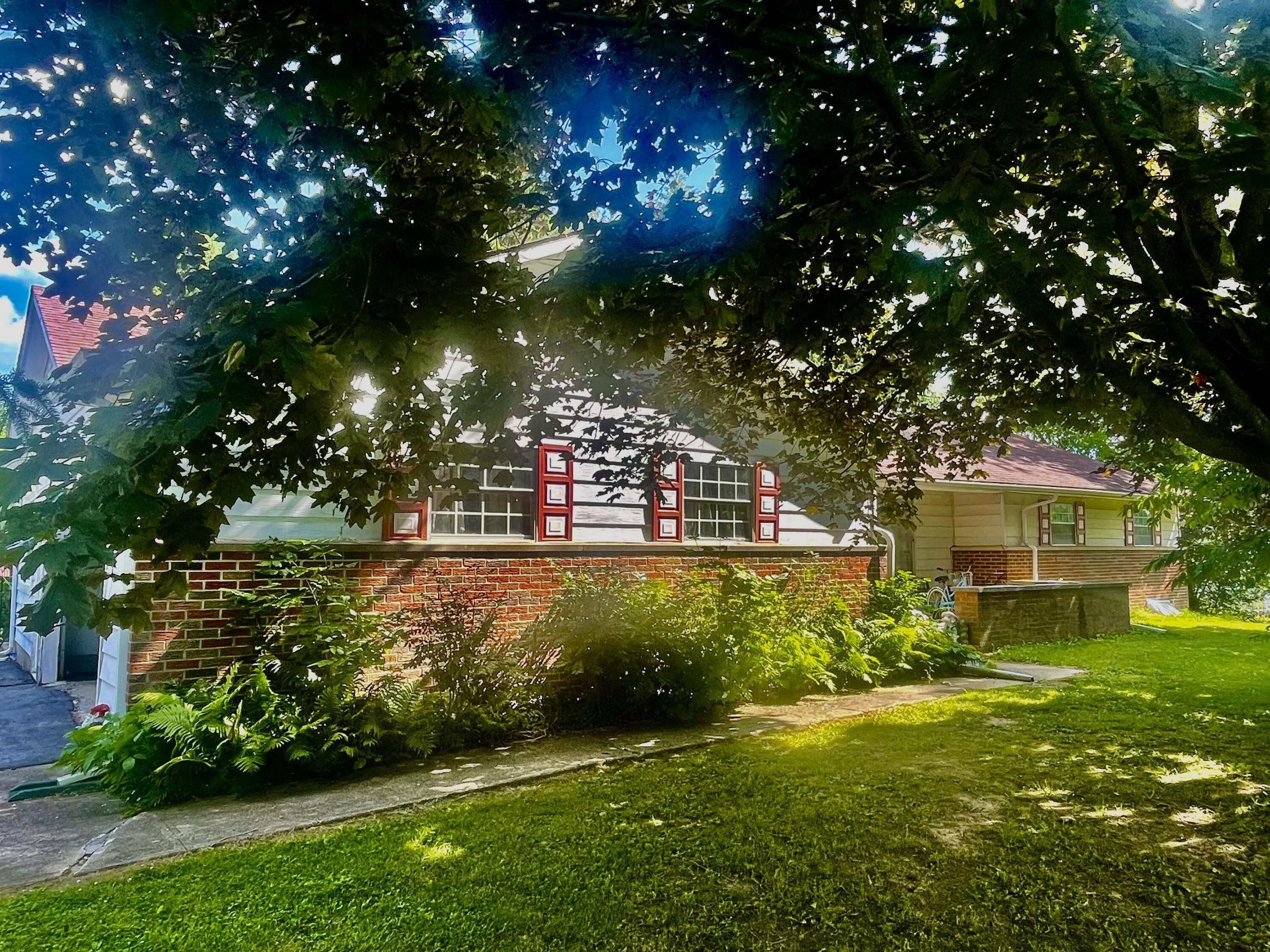 Granville, Ohio, 43023, United States, 3 Bedrooms Bedrooms, ,4 BathroomsBathrooms,Residential,For Sale,1937065