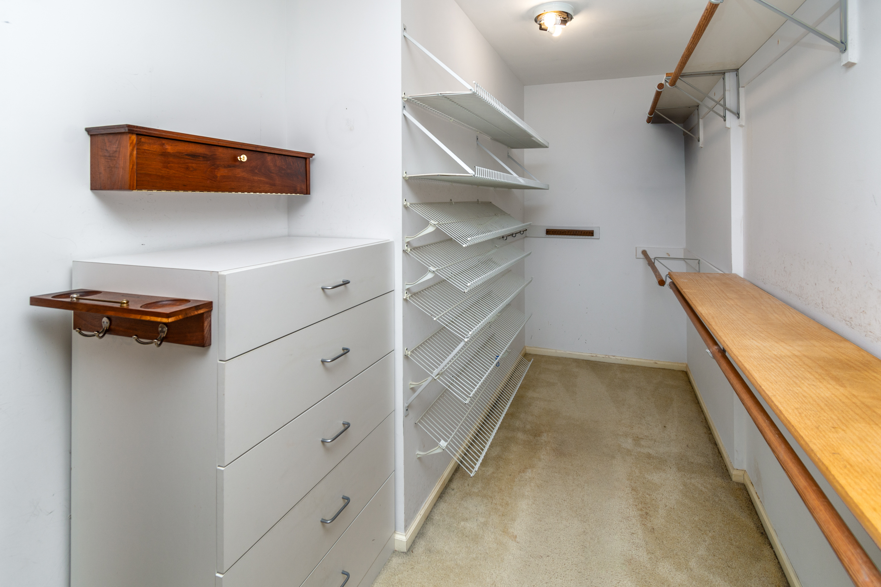  Solid Home with Workshop Space and Room to Grow - 物件實景