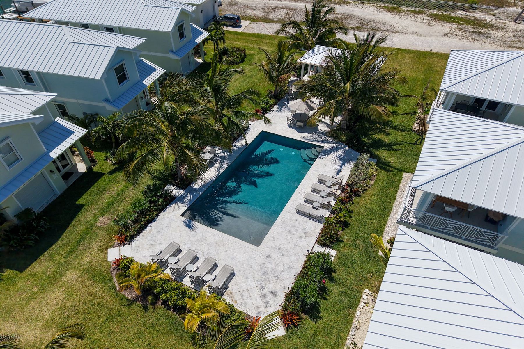  Modern Waterfront Home with Private Dock - 物件實景