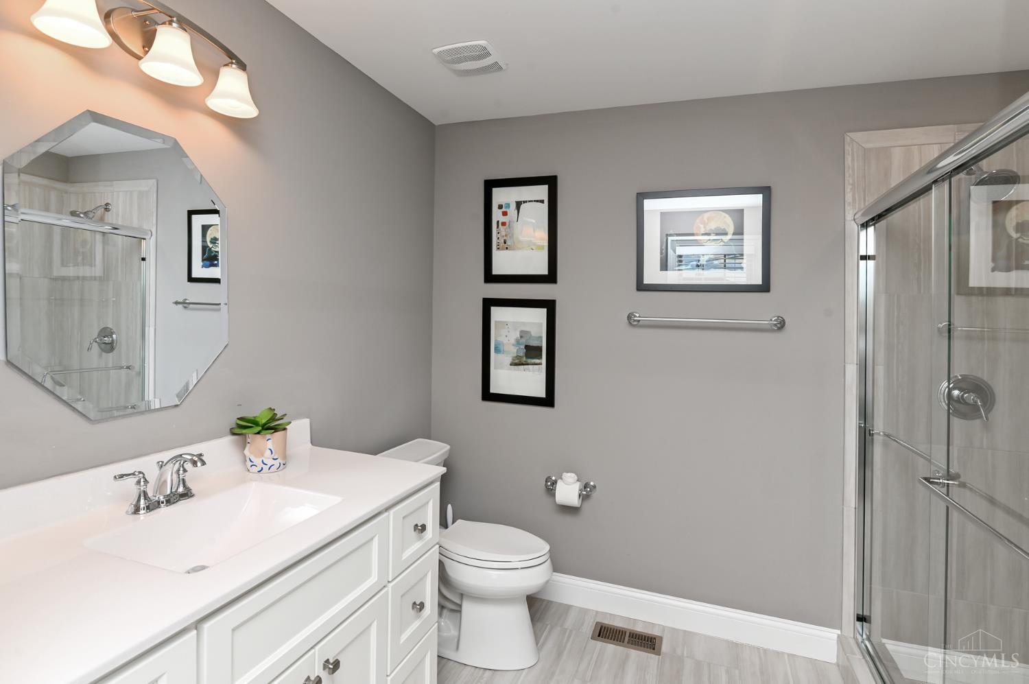 Madeira, Ohio, 45243, United States, 3 Bedrooms Bedrooms, ,4 BathroomsBathrooms,Residential,For Sale,1940356