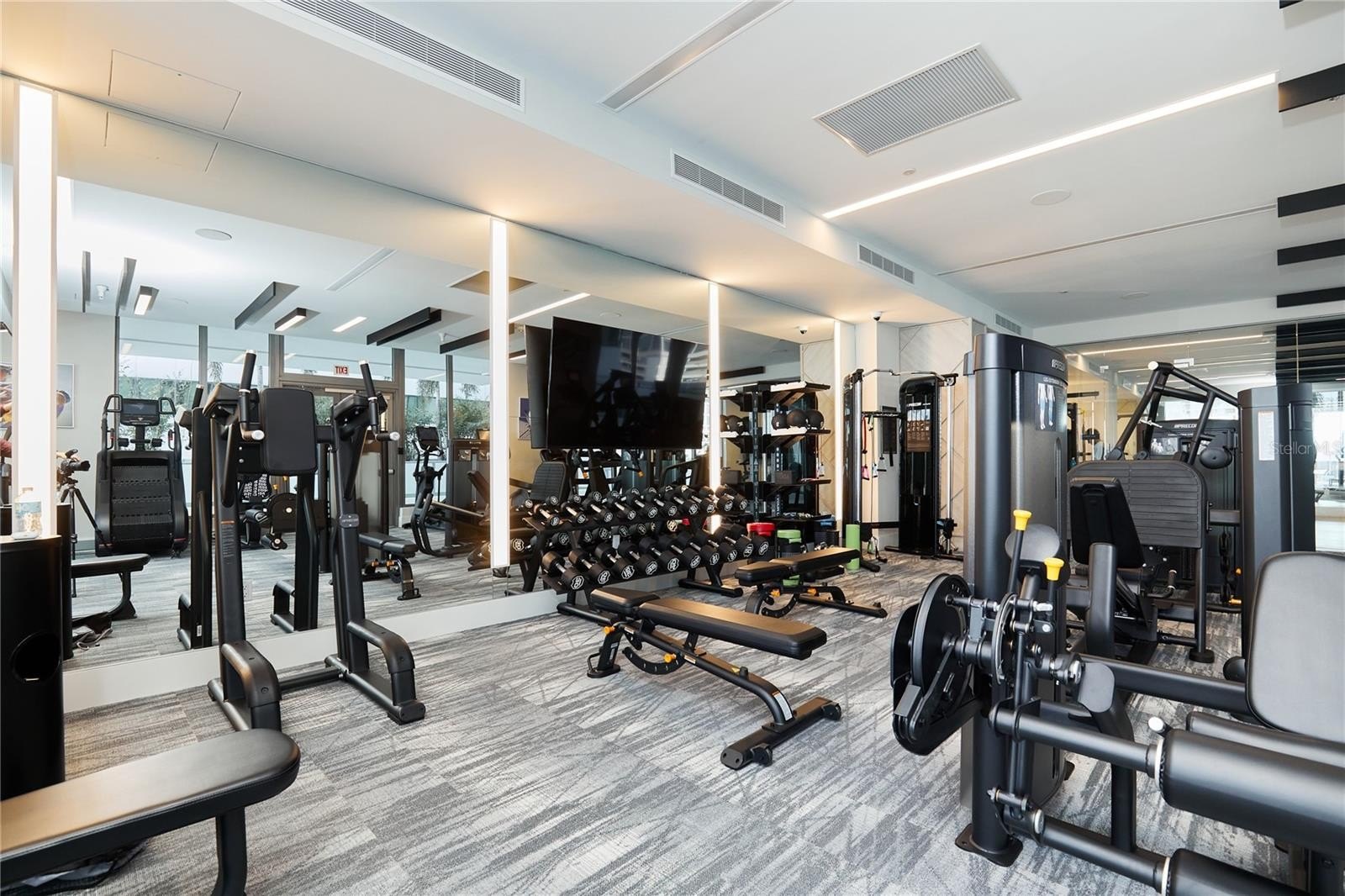 ST PETERSBURG, Florida, 33701, United States, 2 Bedrooms Bedrooms, ,3 BathroomsBathrooms,Residential,For Sale,1981835