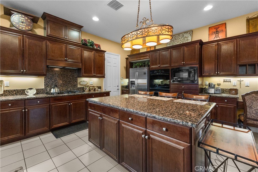 Highland, California, 92346, United States, 5 Bedrooms Bedrooms, ,5 BathroomsBathrooms,Residential,For Sale,1982875