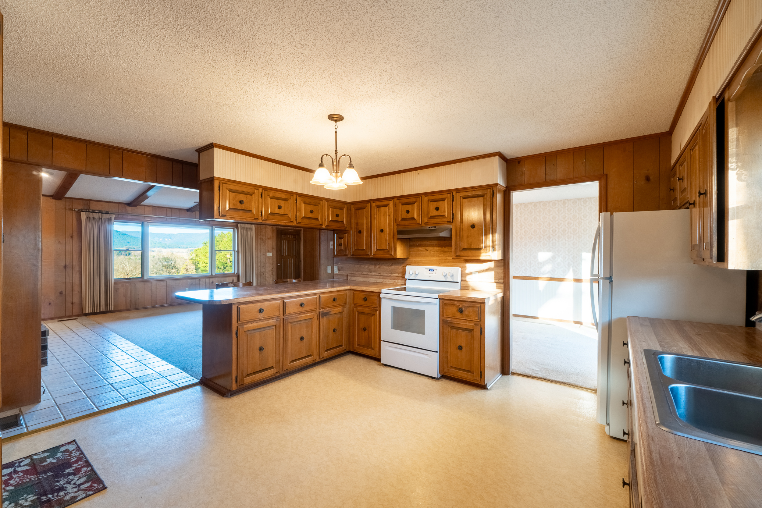 Clarksville, Arkansas, 72830, United States, 3 Bedrooms Bedrooms, ,3 BathroomsBathrooms,Residential,For Sale,2010722