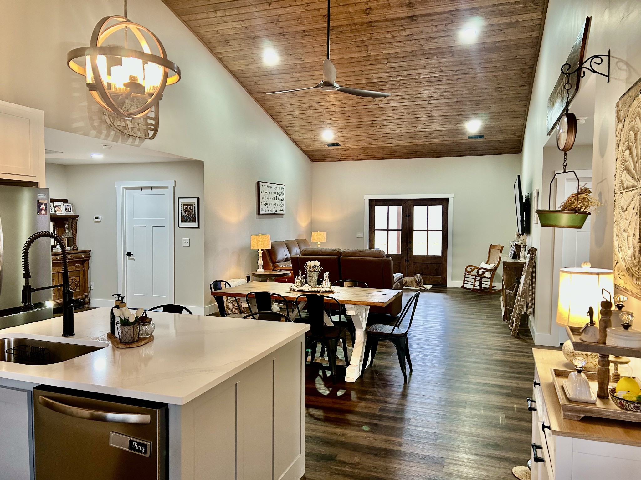 Manchester, Tennessee, 37355, United States, 4 Bedrooms Bedrooms, ,3 BathroomsBathrooms,Residential,For Sale,2015723