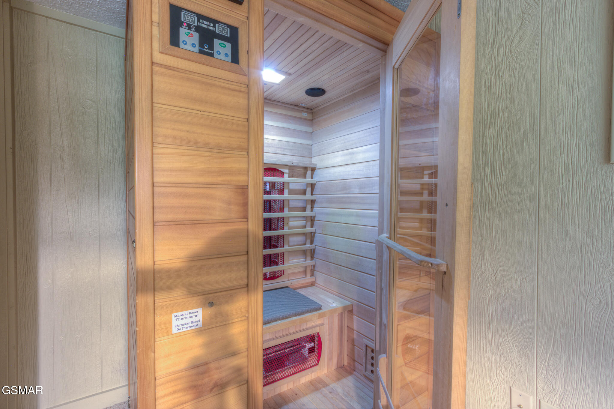 Gatlinburg, Tennessee, 37738, United States, 3 Bedrooms Bedrooms, ,4 BathroomsBathrooms,Residential,For Sale,1979752