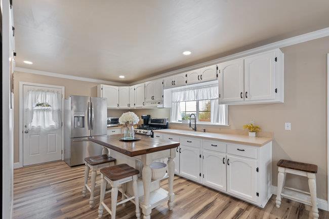 Watsonville, California, 95076, United States, 3 Bedrooms Bedrooms, ,2 BathroomsBathrooms,Residential,For Sale,1987376