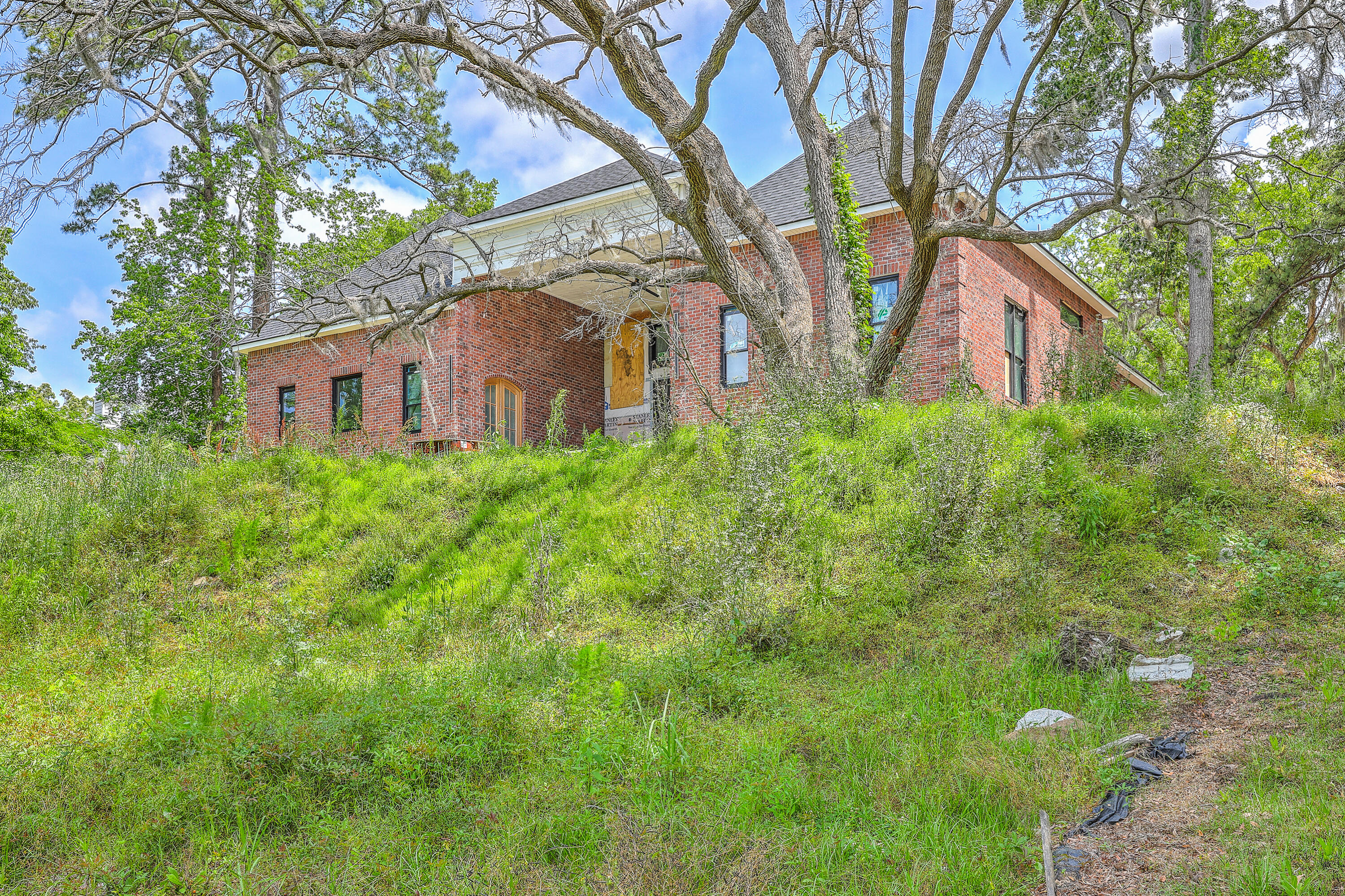 Summerville, South Carolina, 29485, United States, 5 Bedrooms Bedrooms, ,6 BathroomsBathrooms,Residential,For Sale,1977326