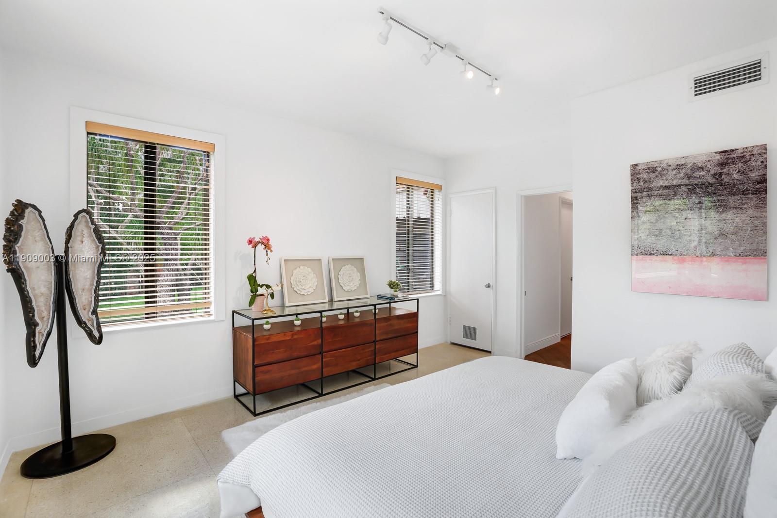 Miami, Florida, 33137, United States, 5 Bedrooms Bedrooms, ,5 BathroomsBathrooms,Residential,For Sale,1987585