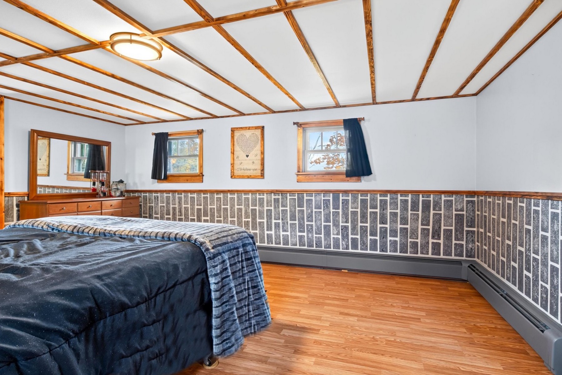  877 Pleasant Street - 物件實景