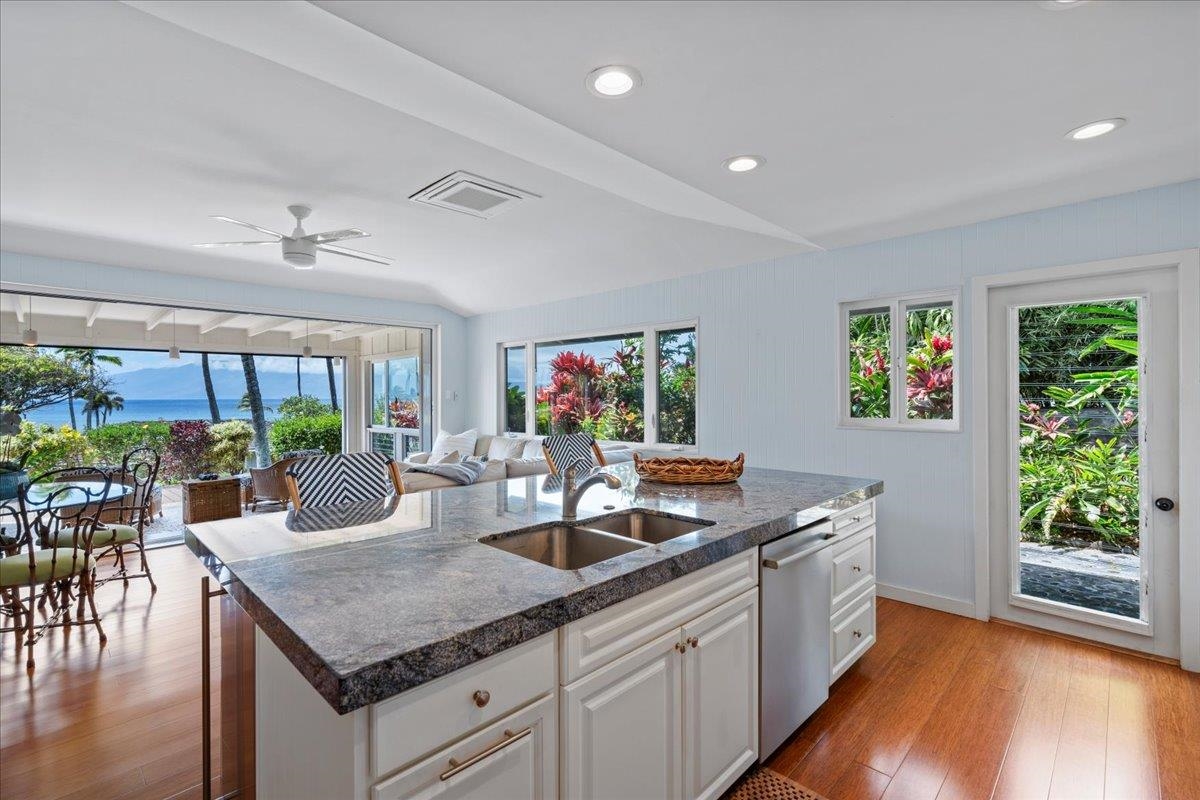 Lahaina, Hawaii, 96761, United States, 2 Bedrooms Bedrooms, ,2 BathroomsBathrooms,Residential,For Sale,1766434