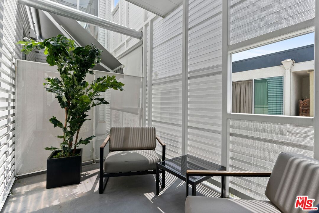 West Hollywood, California, 90069, United States, 2 Bedrooms Bedrooms, ,1 BathroomBathrooms,Residential,For Sale,1938792
