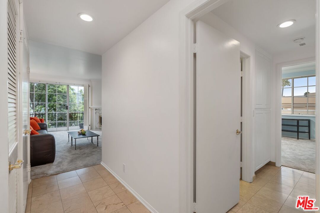 Los Angeles, California, 90024, United States, 2 Bedrooms Bedrooms, ,2 BathroomsBathrooms,Residential,For Sale,1876383
