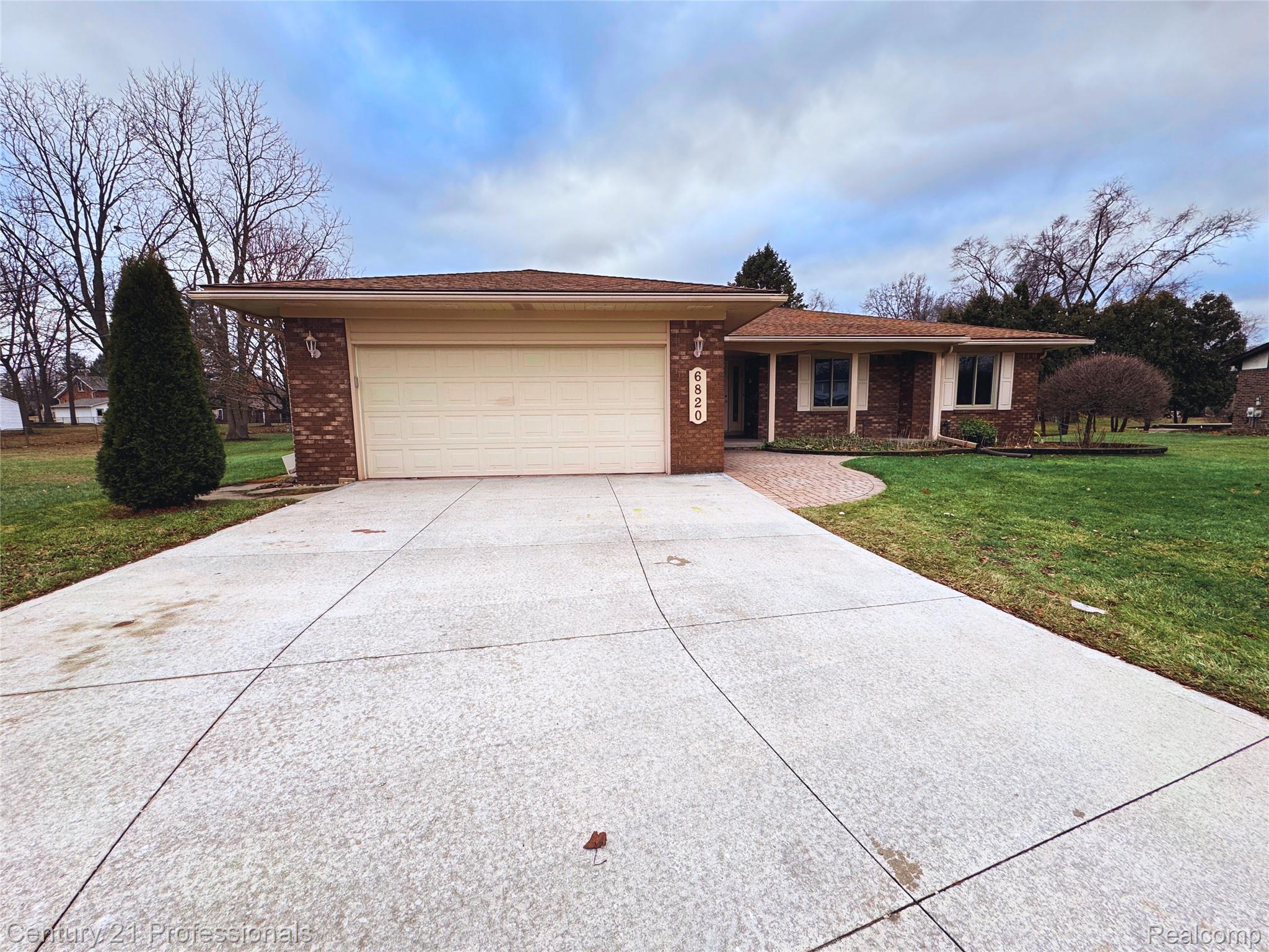 Troy, Michigan, 48085, United States, 4 Bedrooms Bedrooms, ,3 BathroomsBathrooms,Residential,For Sale,2009052