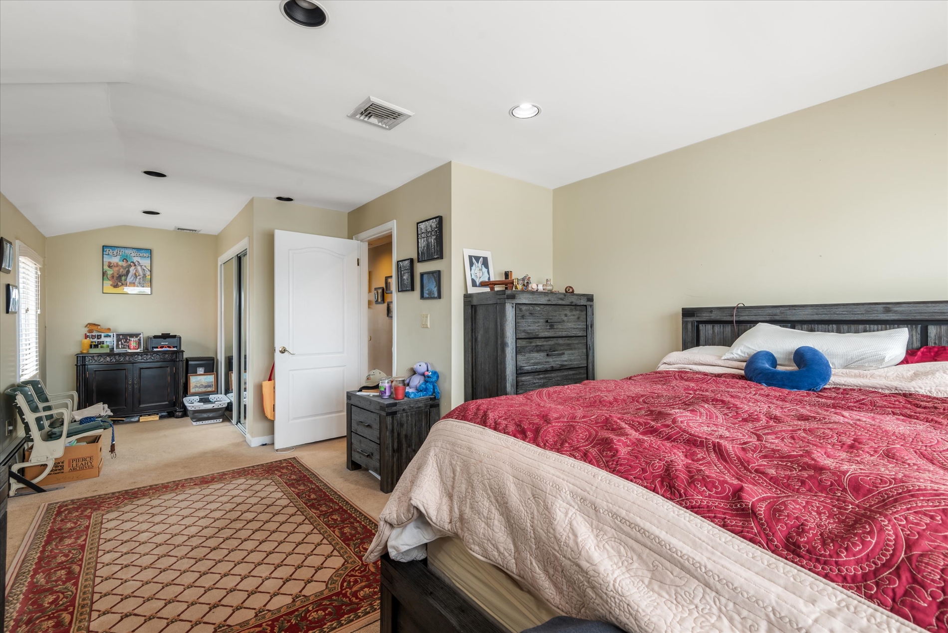 Howard Beach, New York, 11414, United States, 5 Bedrooms Bedrooms, ,4 BathroomsBathrooms,Residential,For Sale,1941286