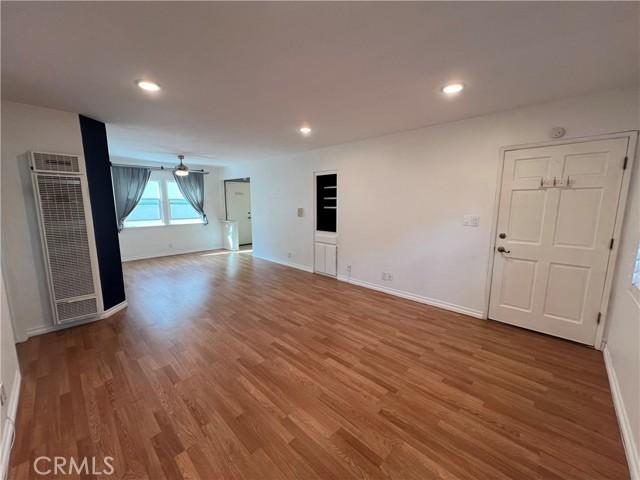 Los Angeles, California, 90016, United States, 2 Bedrooms Bedrooms, ,2 BathroomsBathrooms,Residential,For Sale,1980919