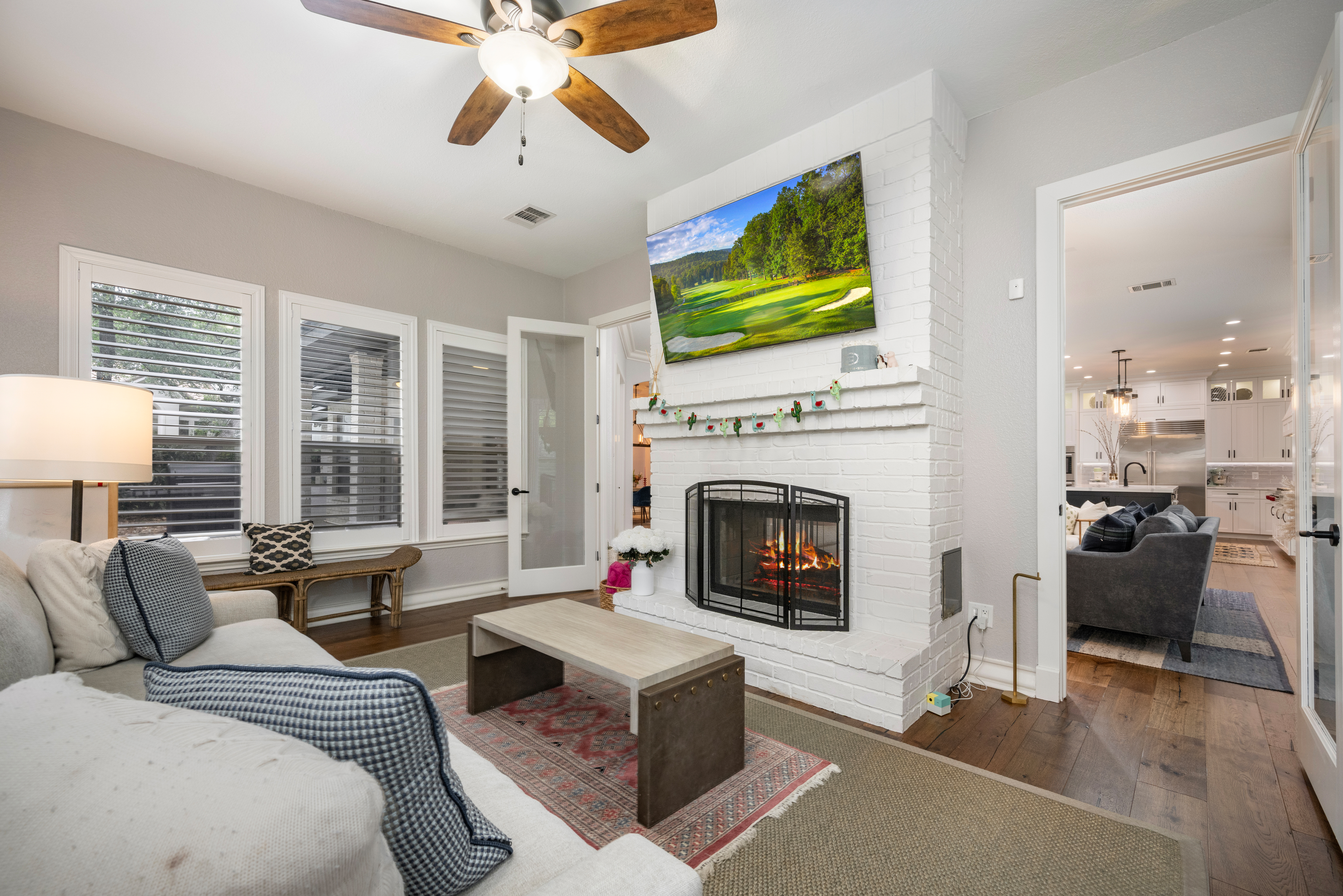  Elegant Retreat with Resort-Style Backyard - 物件實景