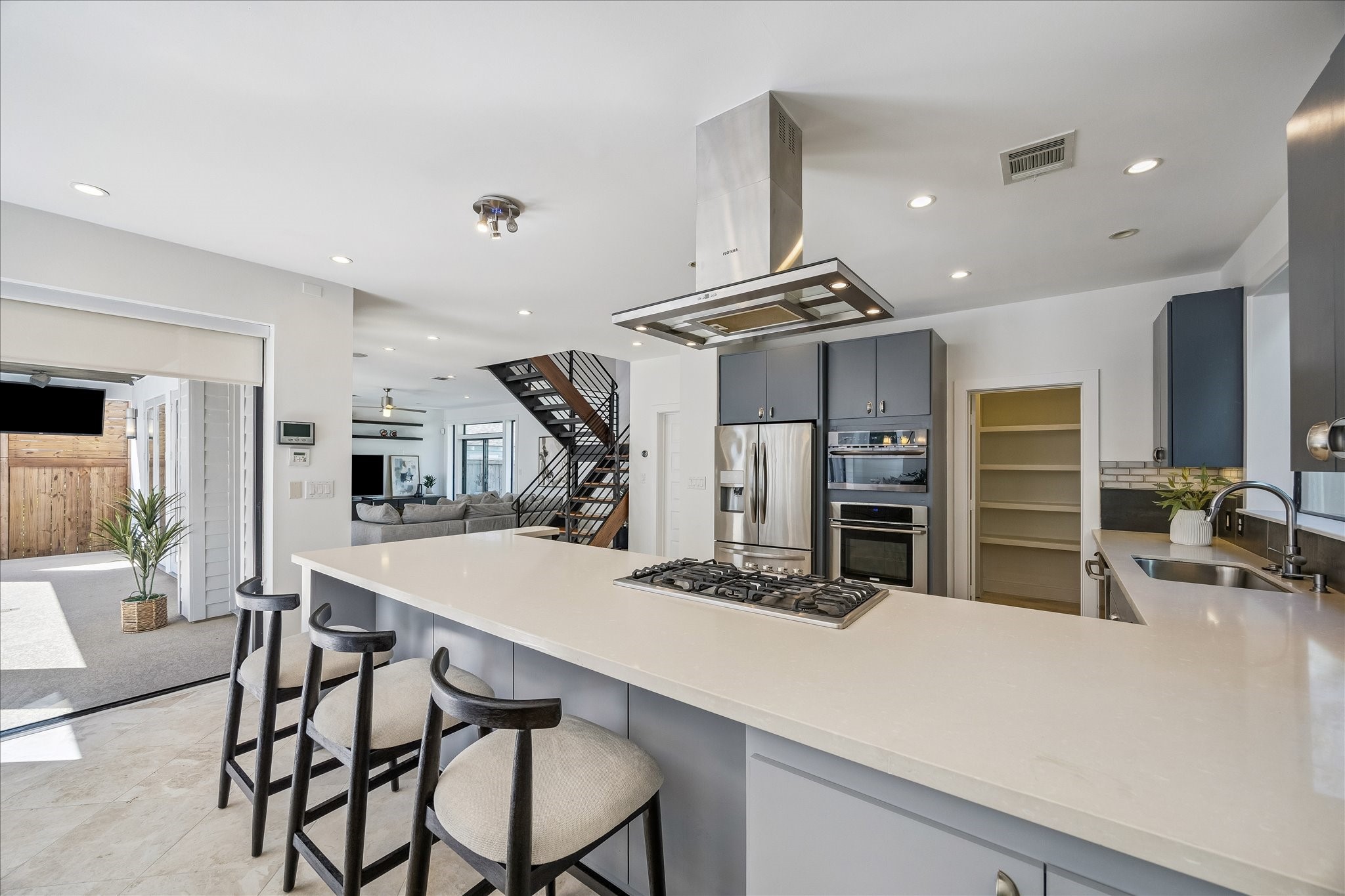  427 W 27th Street - 物件實景