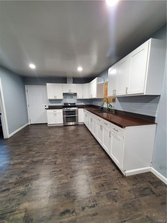 Los Angeles, California, 90037, United States, 4 Bedrooms Bedrooms, ,2 BathroomsBathrooms,Residential,For Sale,1990448