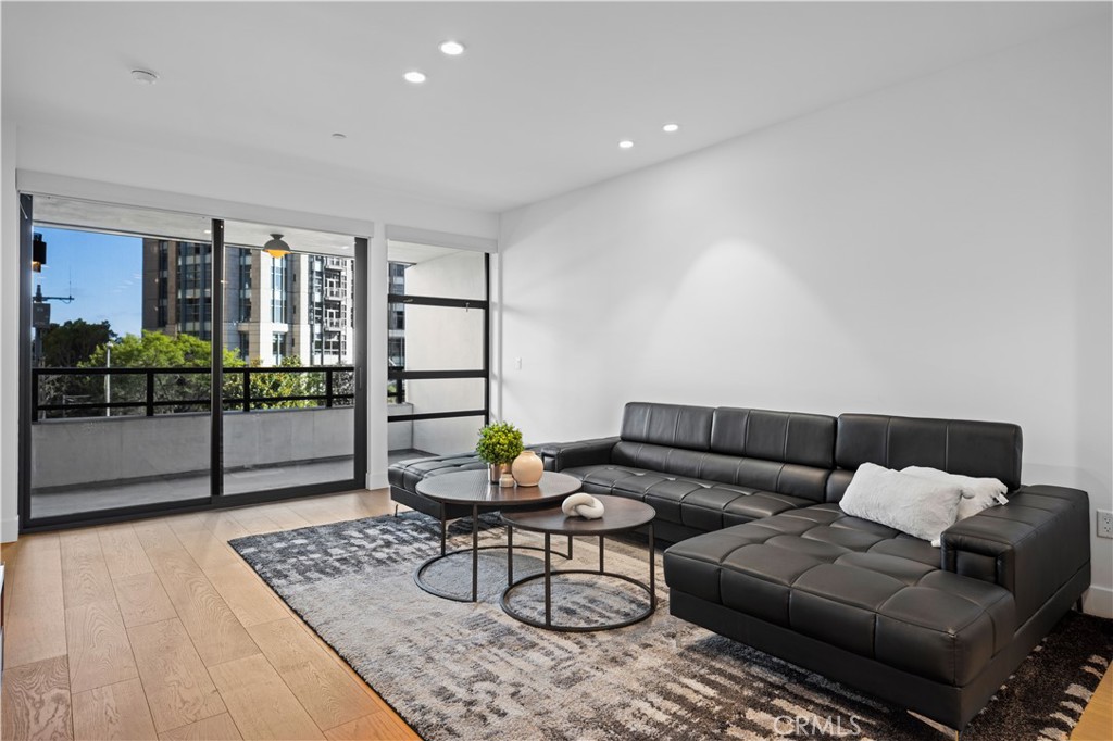 Los Angeles, California, 90024, United States, 2 Bedrooms Bedrooms, ,2 BathroomsBathrooms,Residential,For Sale,1746972