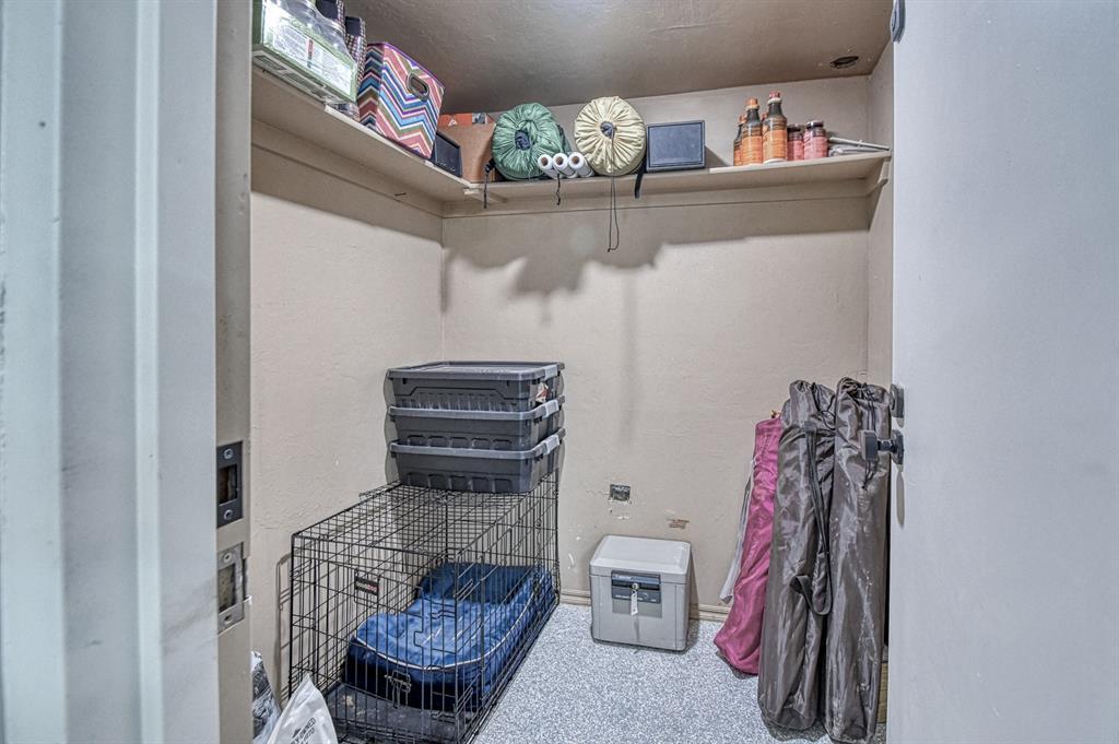 Amber, Oklahoma, 73004, United States, 6 Bedrooms Bedrooms, ,4 BathroomsBathrooms,Residential,For Sale,1984407