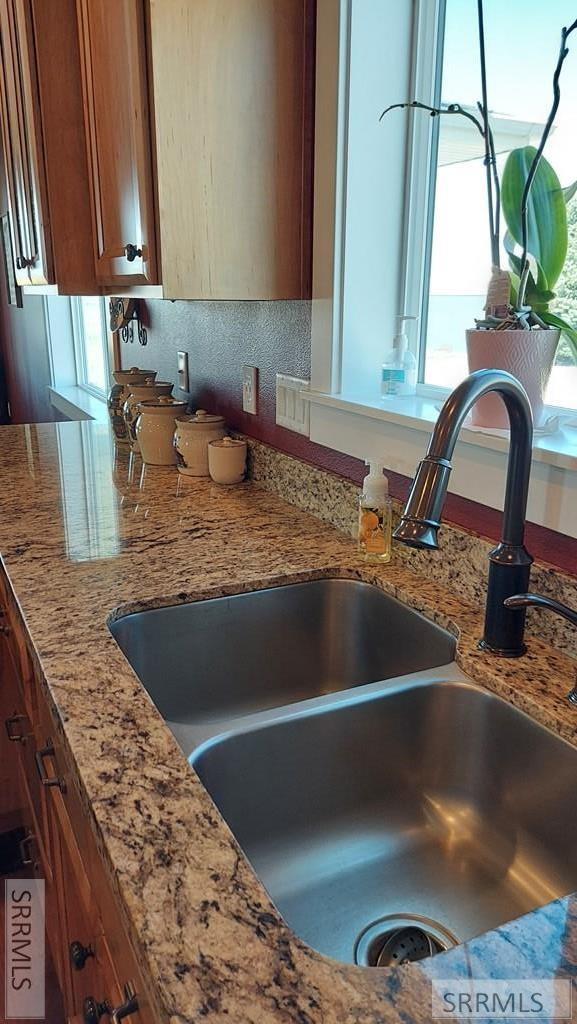 IDAHO FALLS, Idaho, 83401, United States, 5 Bedrooms Bedrooms, ,4 BathroomsBathrooms,Residential,For Sale,1895056
