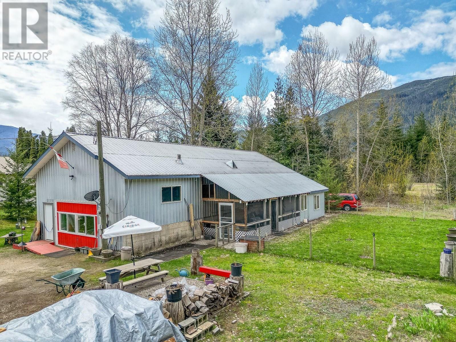 MALAKWA, British Columbia, V0E 2J0, CA, 2 Bedrooms Bedrooms, ,Residential,For Sale,1839032