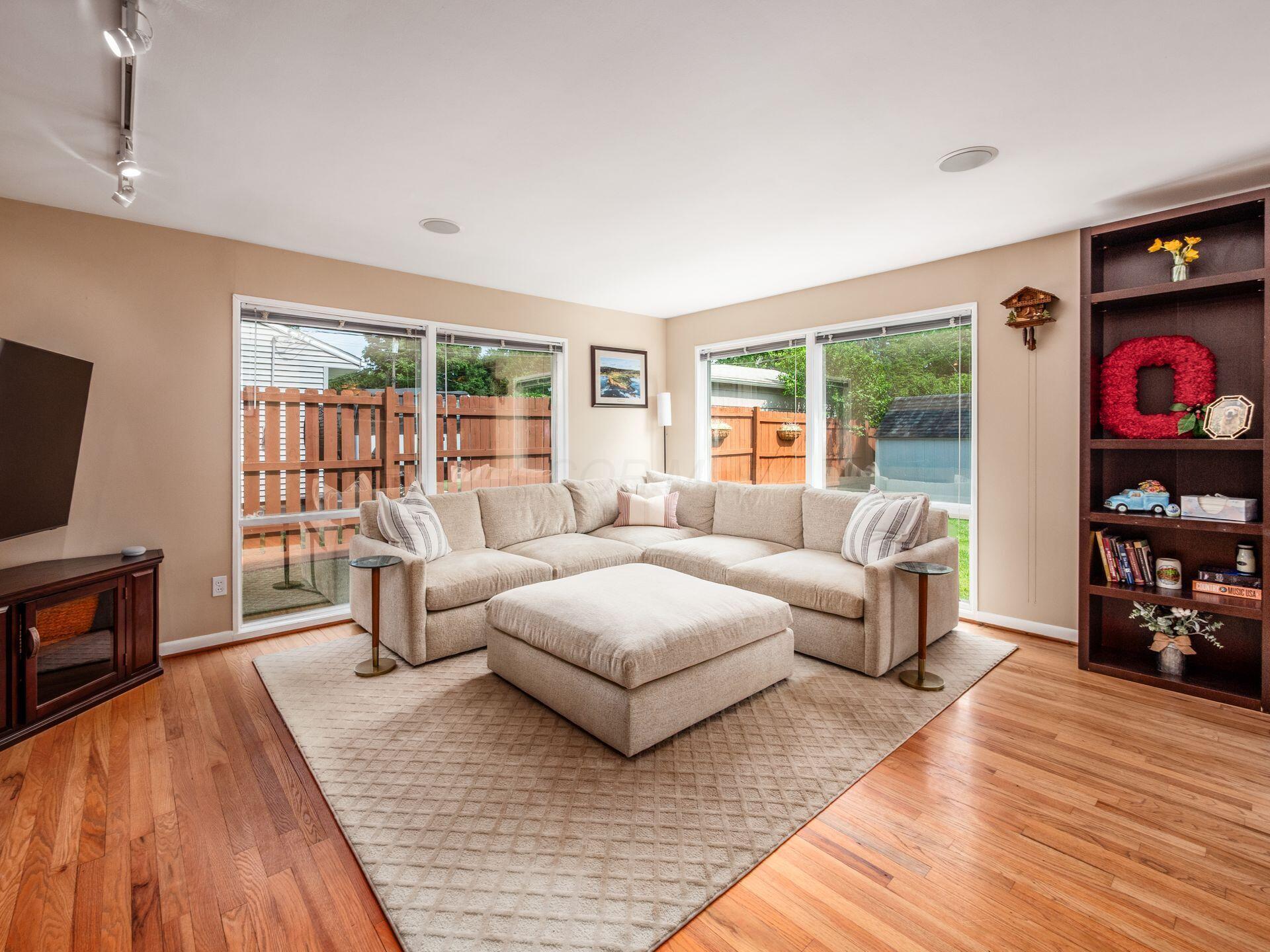 Upper Arlington, Ohio, 43221, United States, 3 Bedrooms Bedrooms, ,2 BathroomsBathrooms,Residential,For Sale,1911210