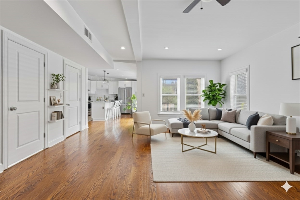 Boston, Massachusetts, 02128, United States, 3 Bedrooms Bedrooms, ,3 BathroomsBathrooms,Residential,For Sale,1974277