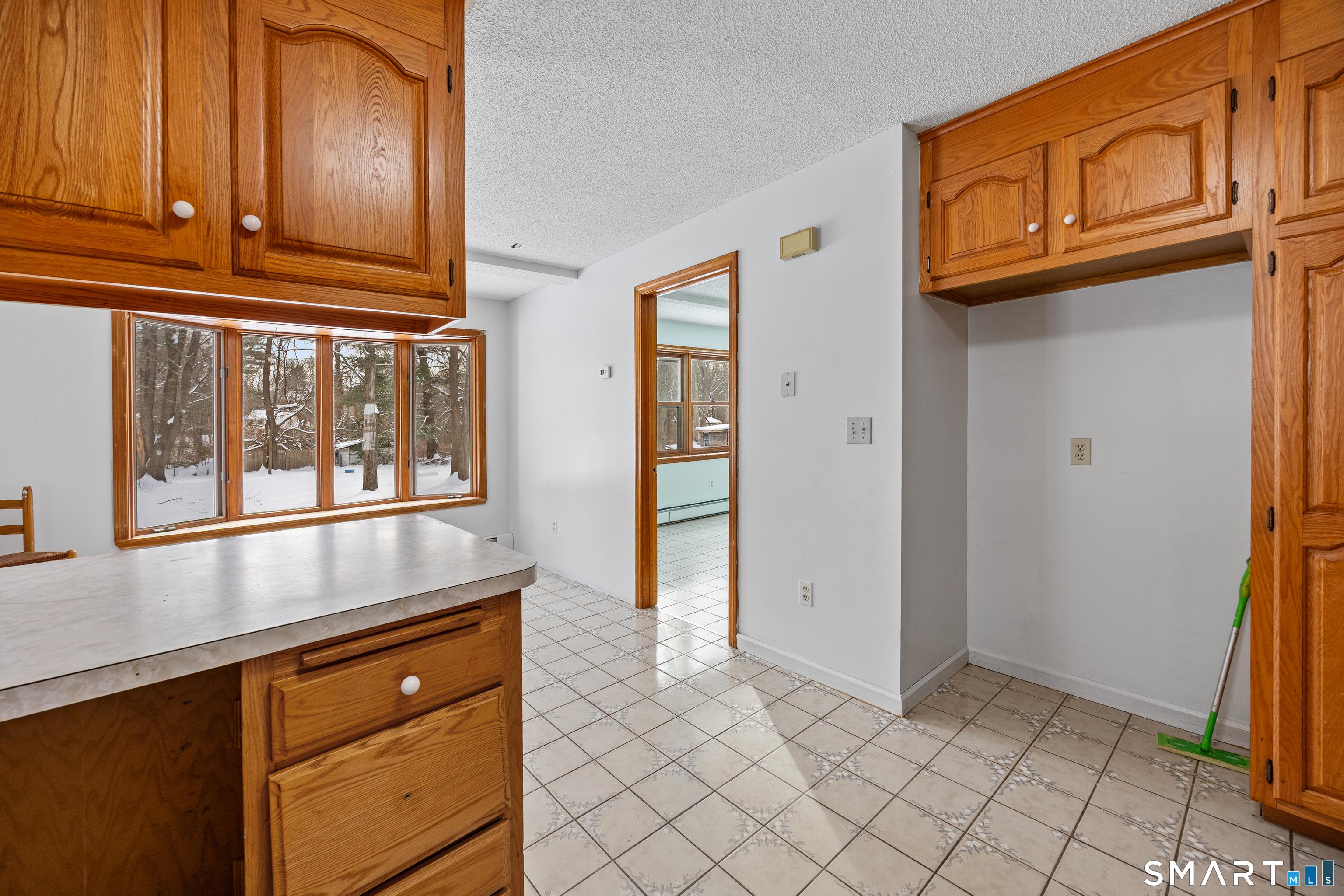 Southington, Connecticut, 06489, United States, 5 Bedrooms Bedrooms, ,3 BathroomsBathrooms,Residential,For Sale,2007439