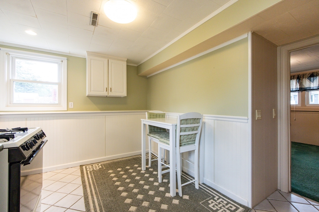 Stoughton, Massachusetts, 02072, United States, 4 Bedrooms Bedrooms, ,2 BathroomsBathrooms,Residential,For Sale,1976018