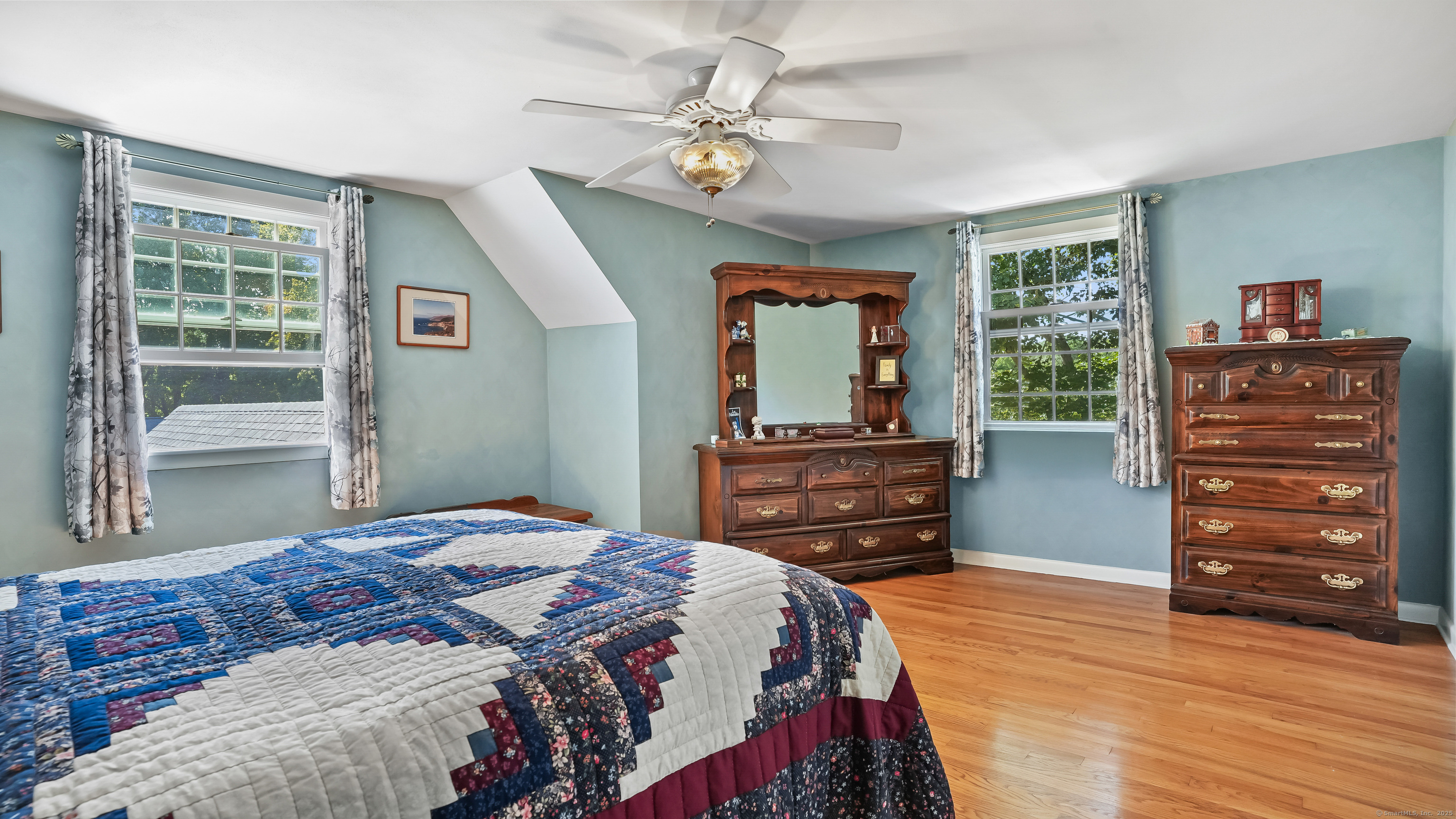 Orange, Connecticut, 06477, United States, 3 Bedrooms Bedrooms, ,2 BathroomsBathrooms,Residential,For Sale,1932290