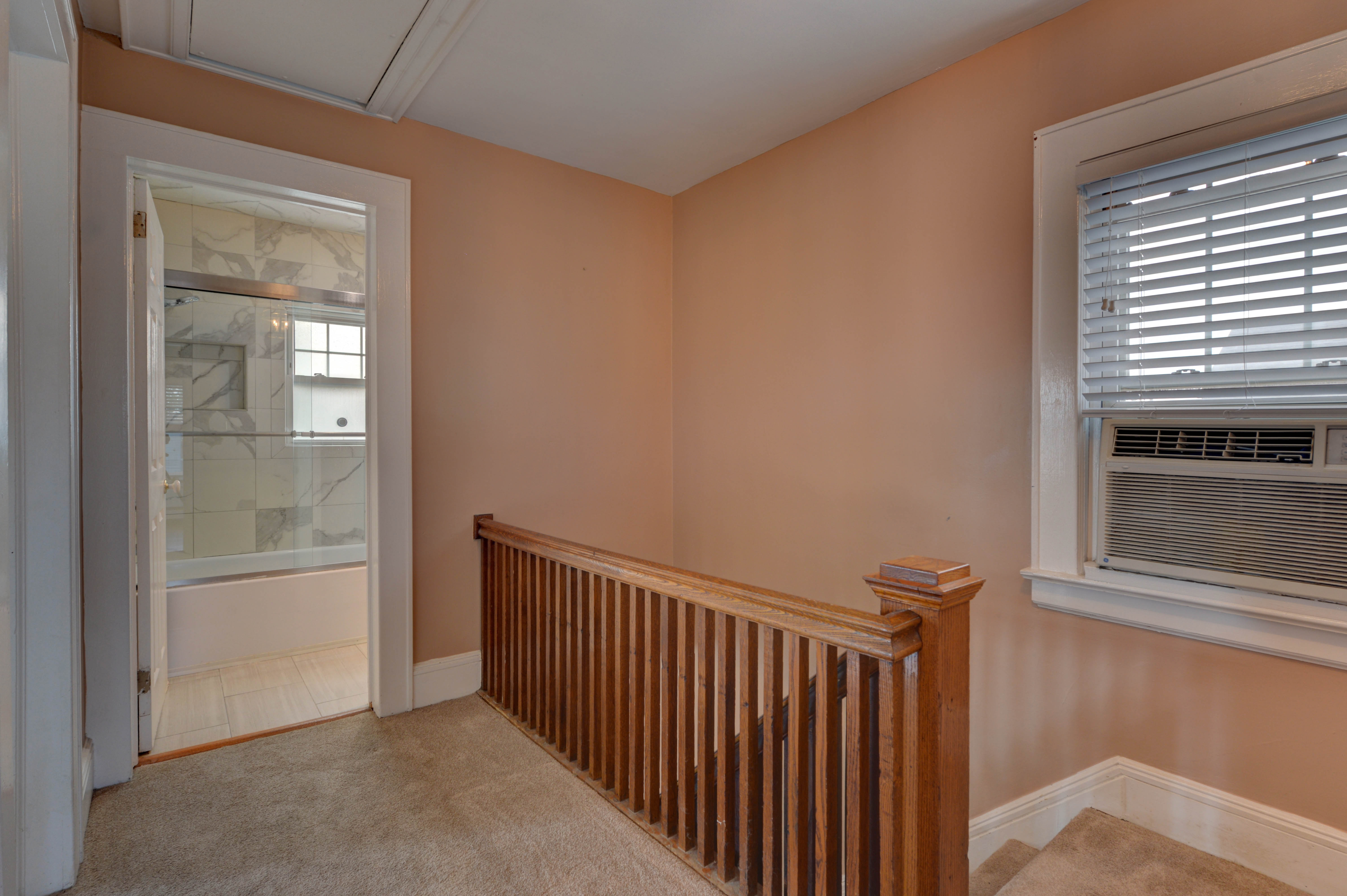 Lyndhurst, New Jersey, 07071, United States, 3 Bedrooms Bedrooms, ,2 BathroomsBathrooms,Residential,For Sale,1915781