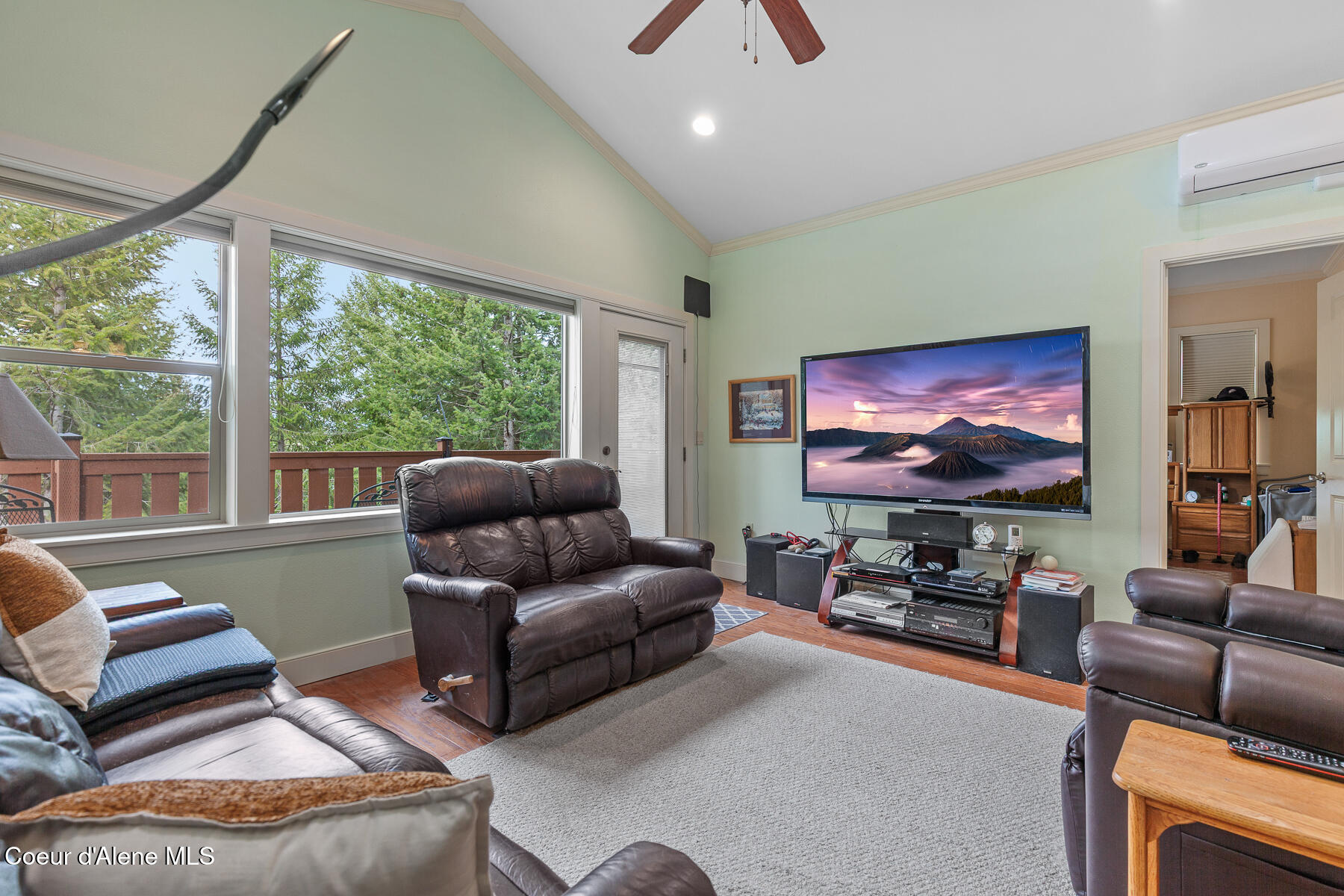 Coeur d'Alene, Idaho, 83815, United States, 2 Bedrooms Bedrooms, ,3 BathroomsBathrooms,Residential,For Sale,2010057