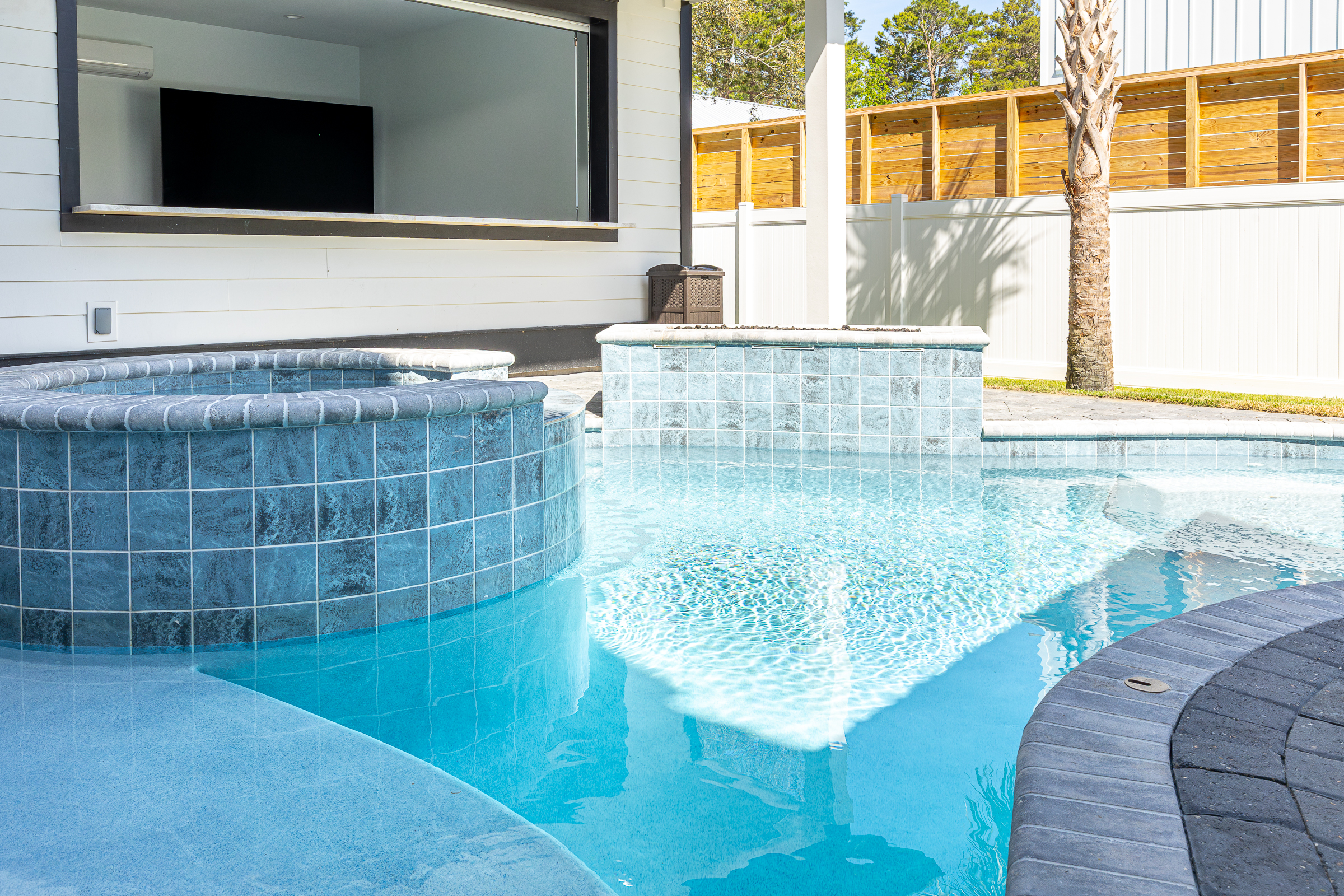  Grand Coastal Retreat With Carriage House And Resort-Style Pool - 物件實景