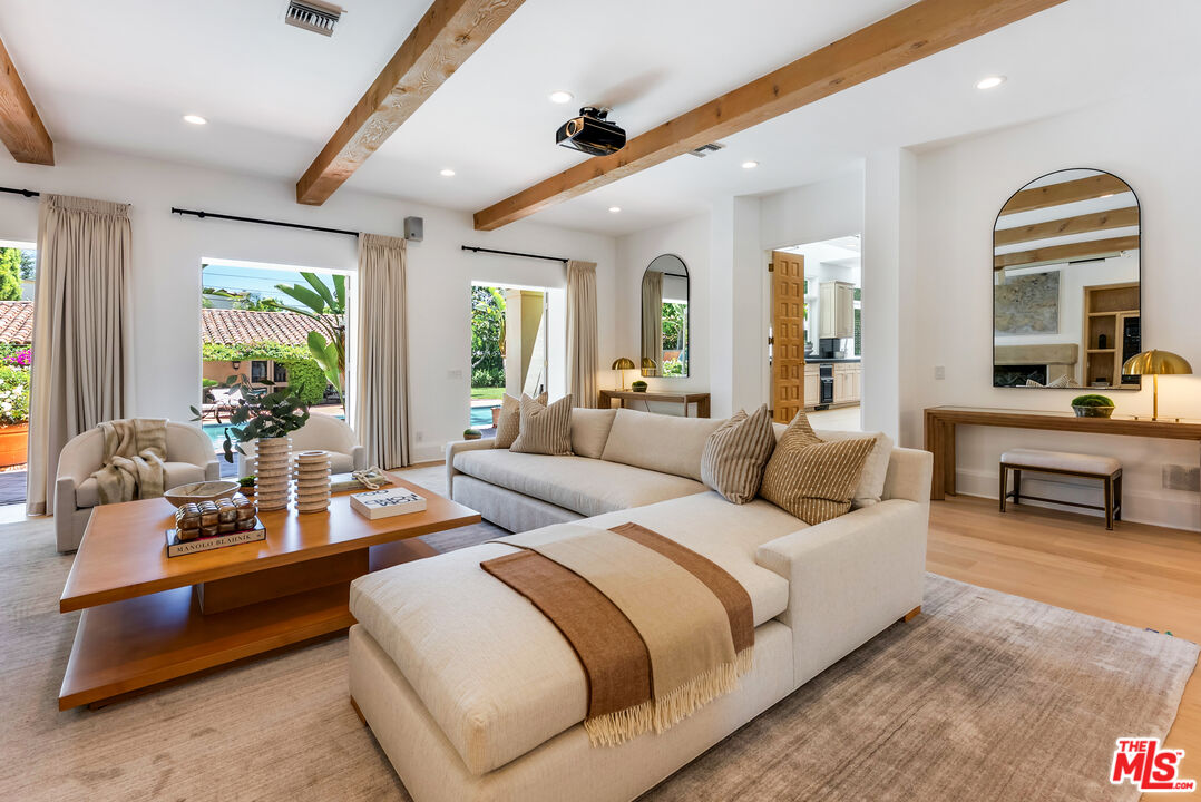 Beverly Hills, California, 90210, United States, 6 Bedrooms Bedrooms, ,8 BathroomsBathrooms,Residential,For Sale,1926509