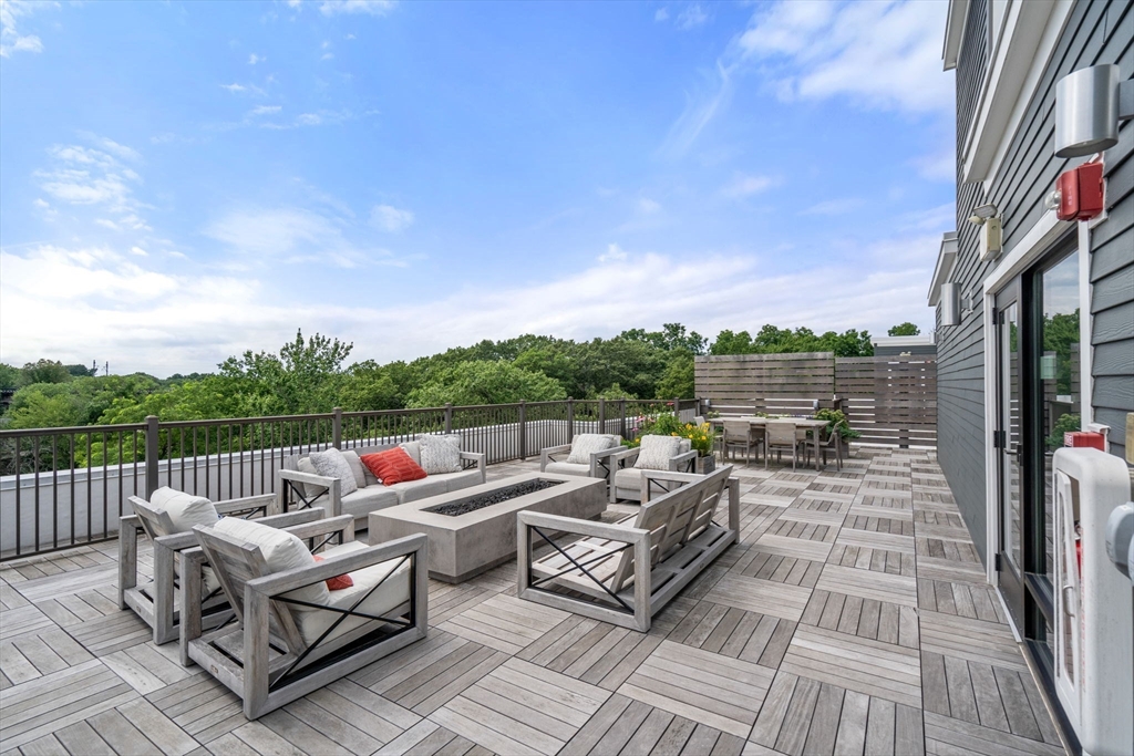 Canton, Massachusetts, 02021, United States, 1 Bedroom Bedrooms, ,1 BathroomBathrooms,Residential,For Sale,1917875