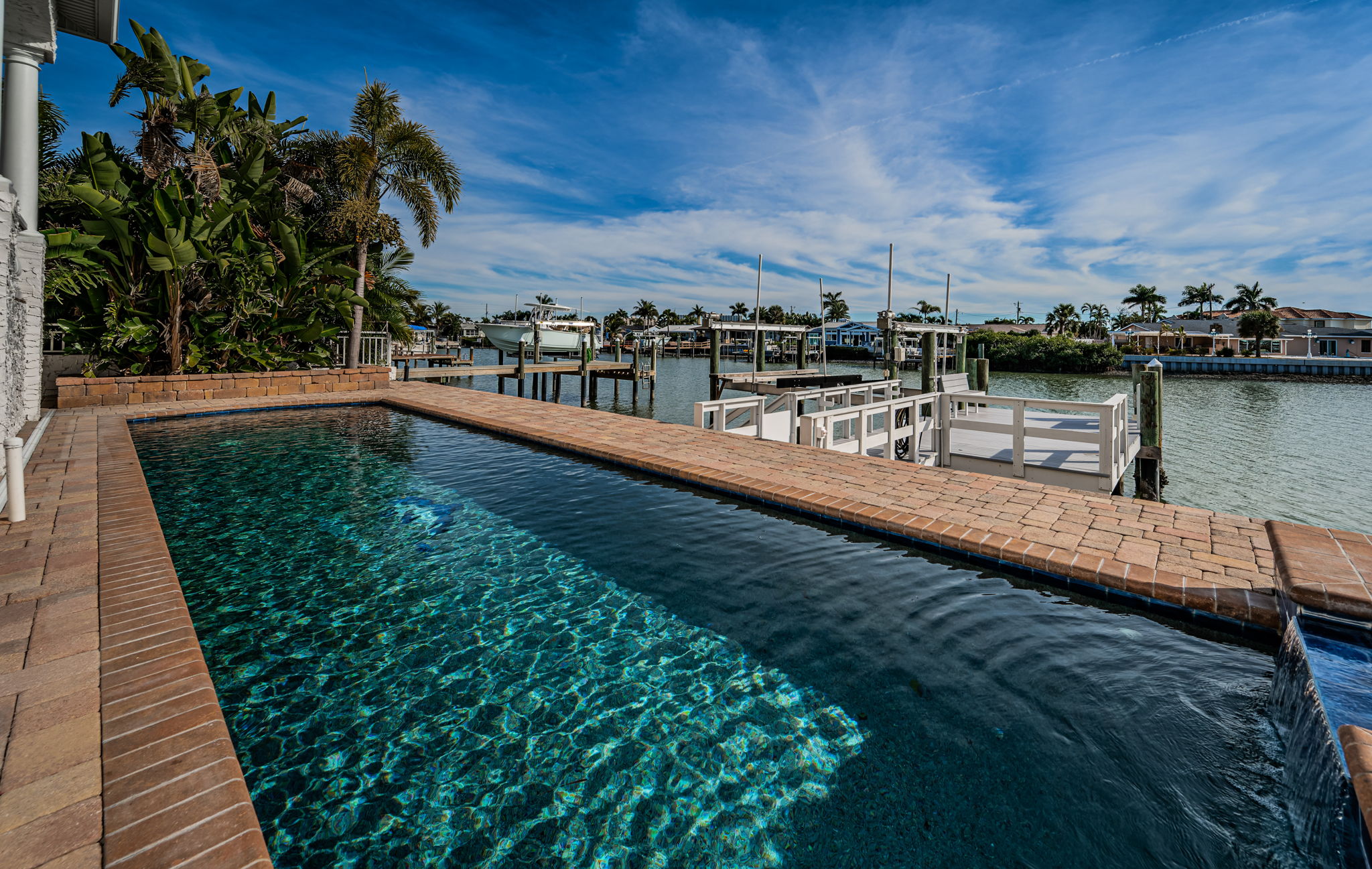 St Petersburg, Florida, 33707, United States, 4 Bedrooms Bedrooms, ,3 BathroomsBathrooms,Residential,For Sale,1992370