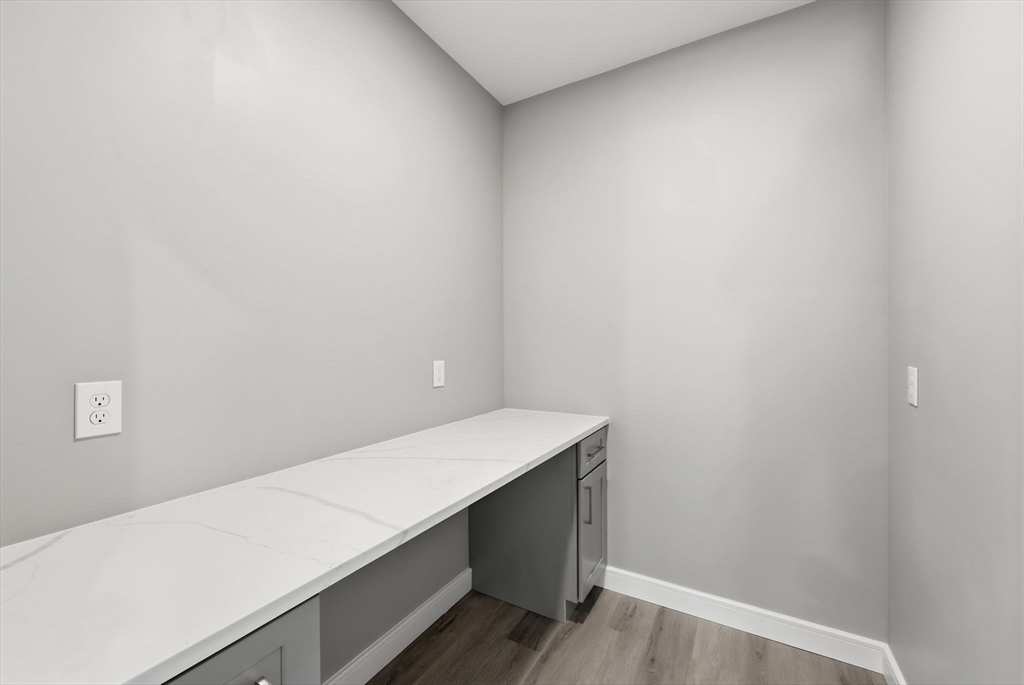 Holyoke, Massachusetts, 01040, United States, 3 Bedrooms Bedrooms, ,3 BathroomsBathrooms,Residential,For Sale,2003415