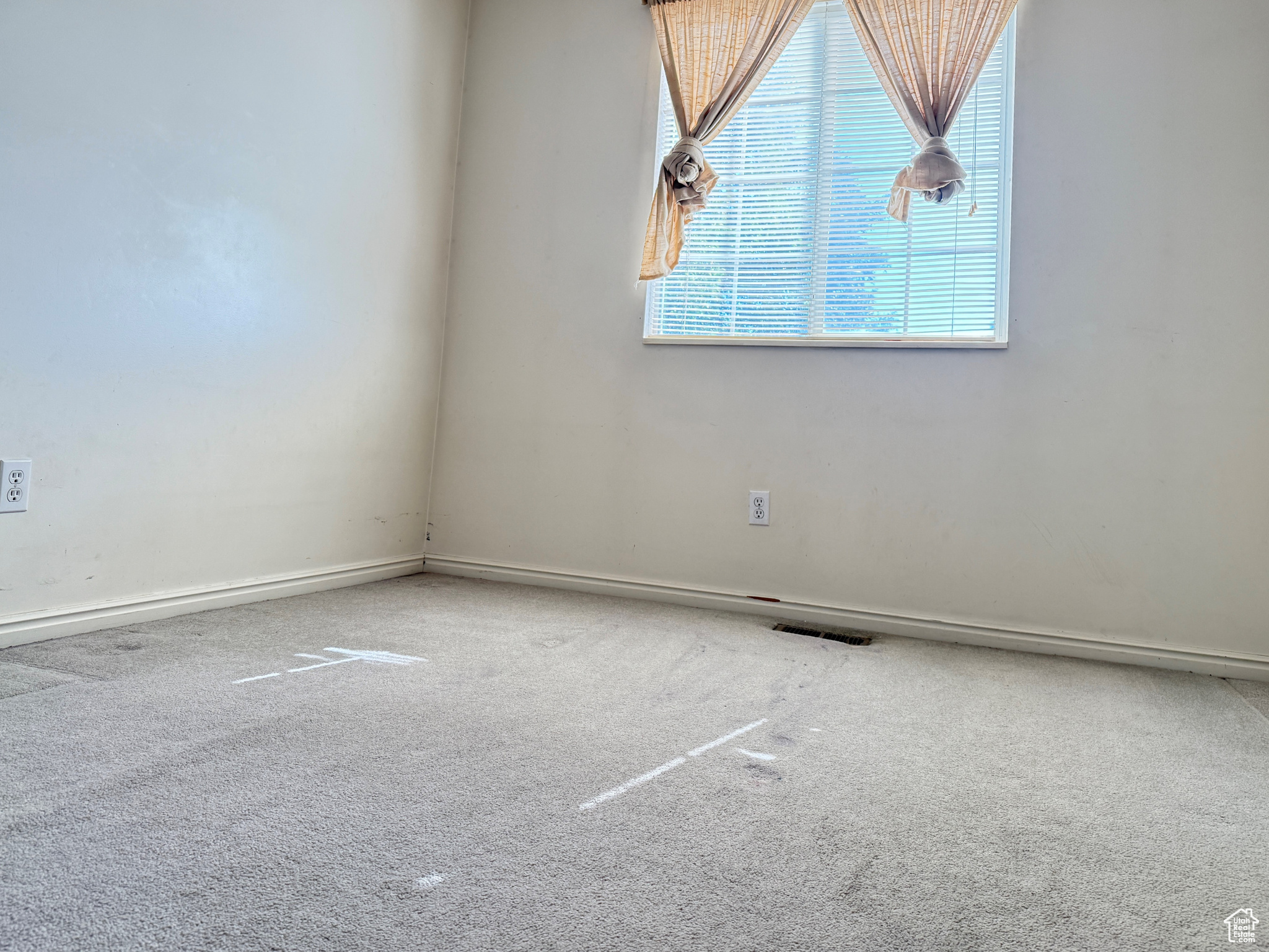 Orem, Utah, 84057, United States, 4 Bedrooms Bedrooms, ,3 BathroomsBathrooms,Residential,For Sale,1917303
