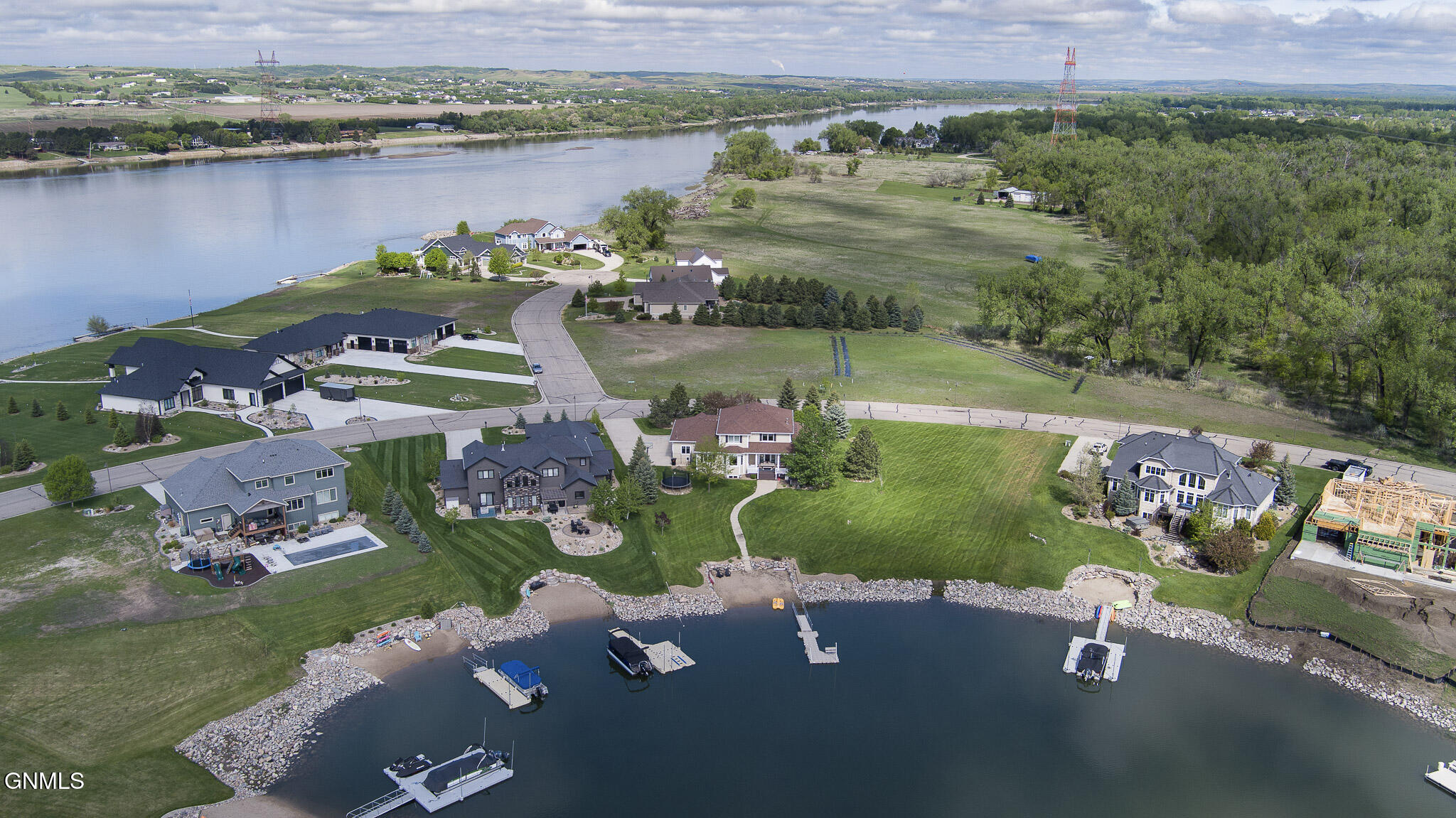 Bismarck, North Dakota, 58503, United States, 6 Bedrooms Bedrooms, ,5 BathroomsBathrooms,Residential,For Sale,1980273