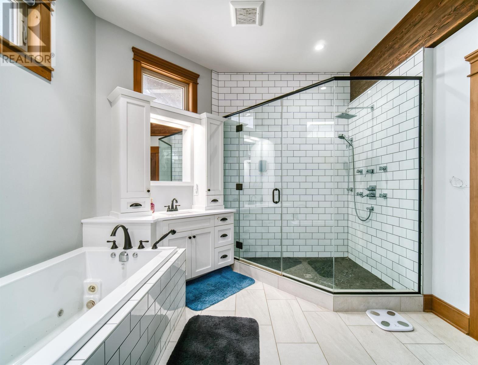 LAKE LOON, Nova Scotia, B2W 6C8, CA, 6 Bedrooms Bedrooms, ,6 BathroomsBathrooms,Residential,For Sale,1836689